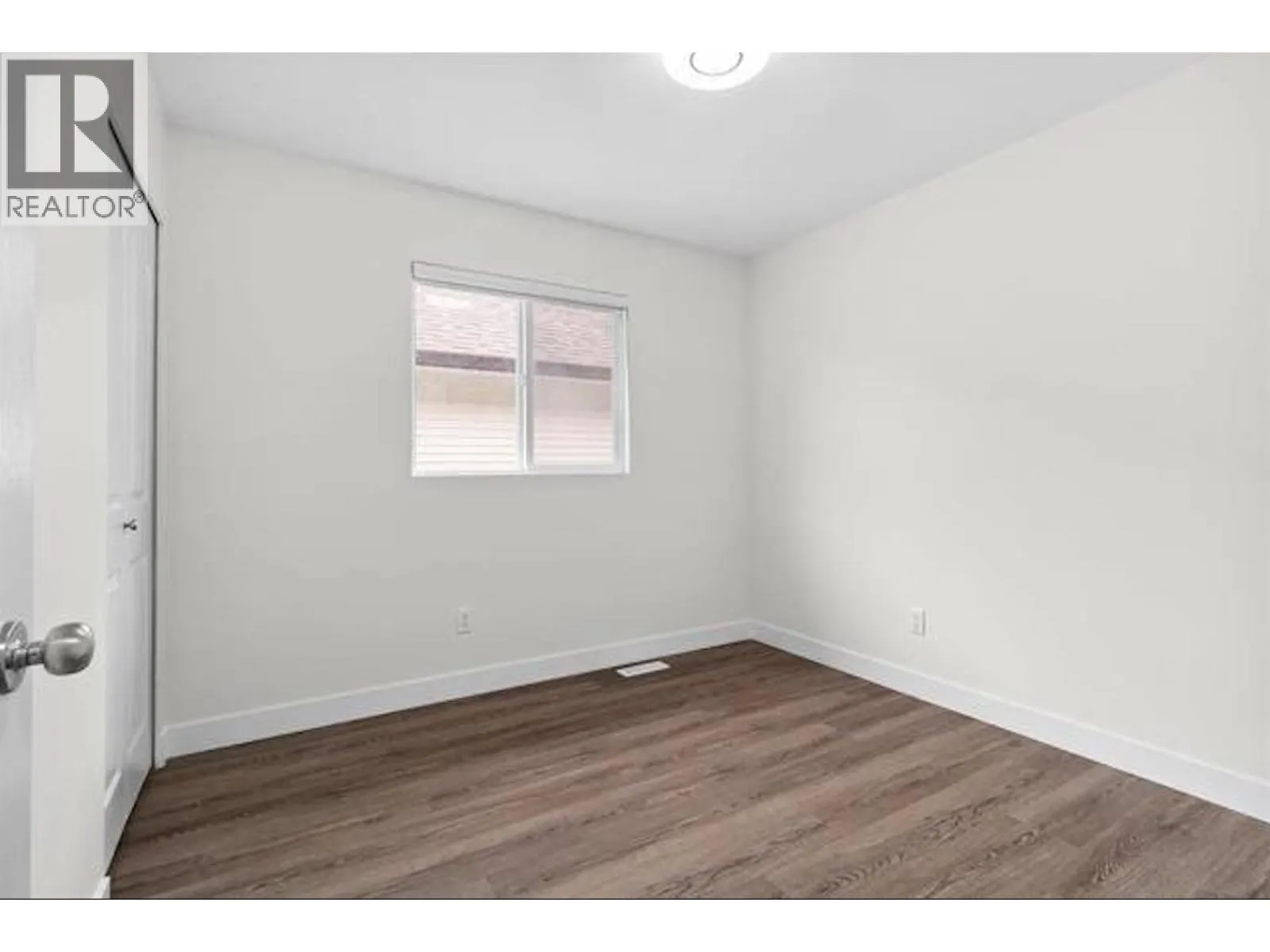 Upper 10320 243 ST