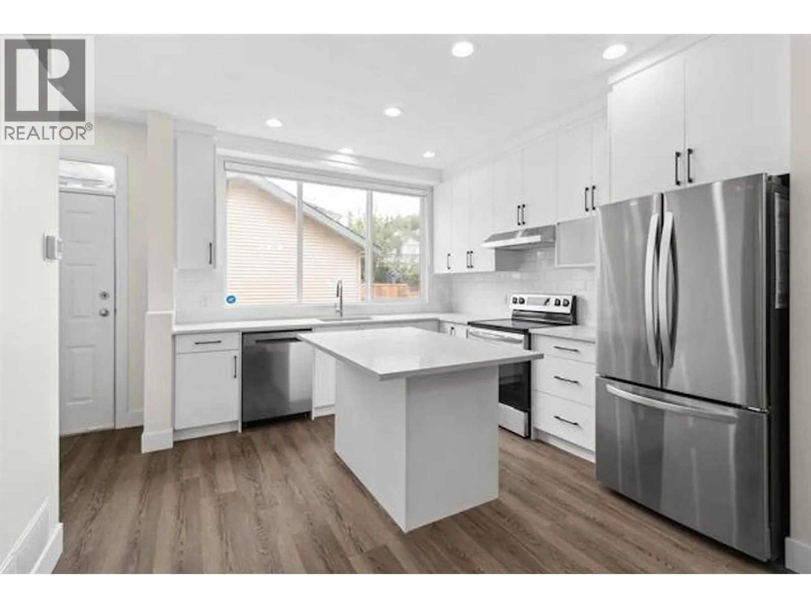 Upper 10320 243 ST