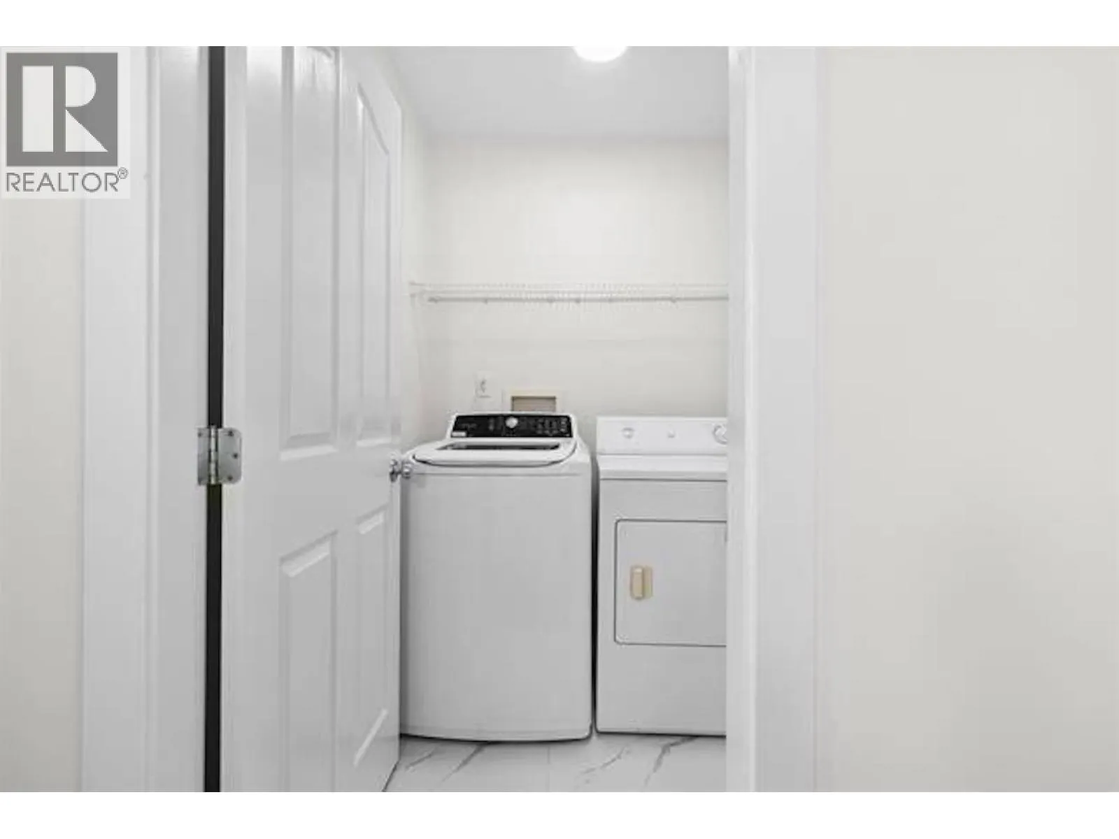 Upper 10320 243 ST