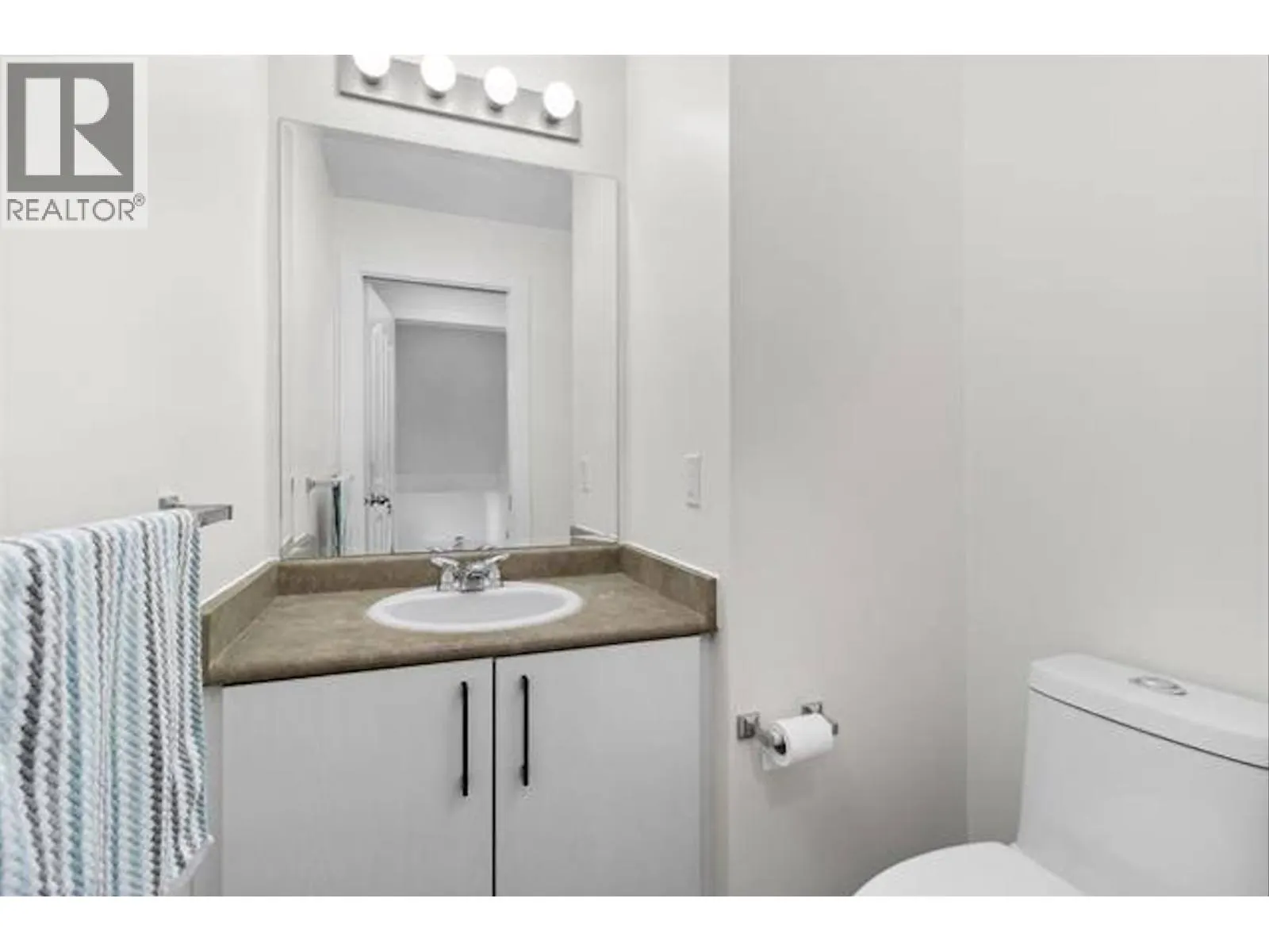 Upper 10320 243 ST