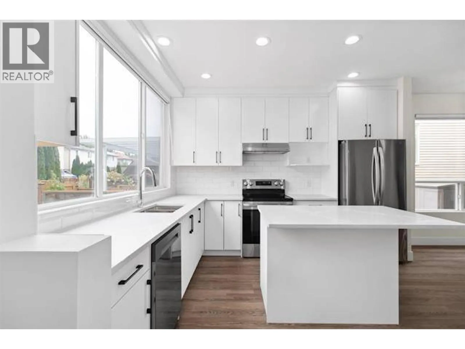 Upper 10320 243 ST