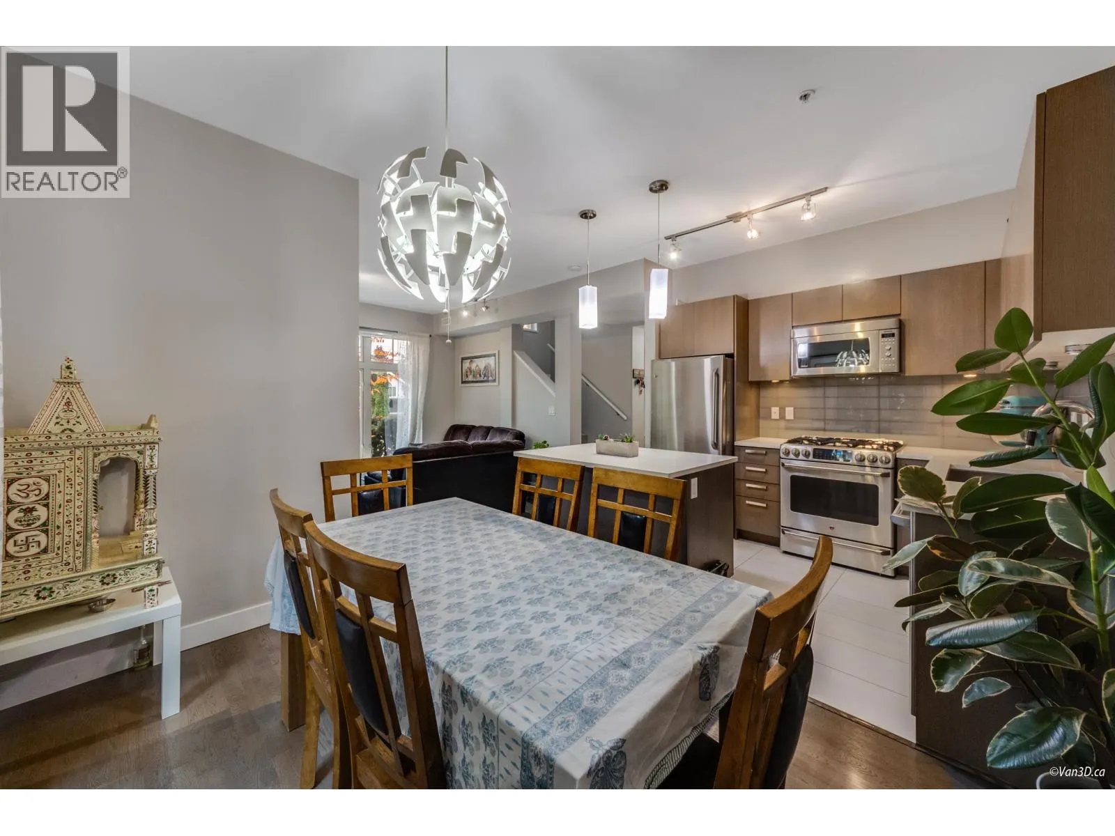 9 10119 RIVER DRIVE