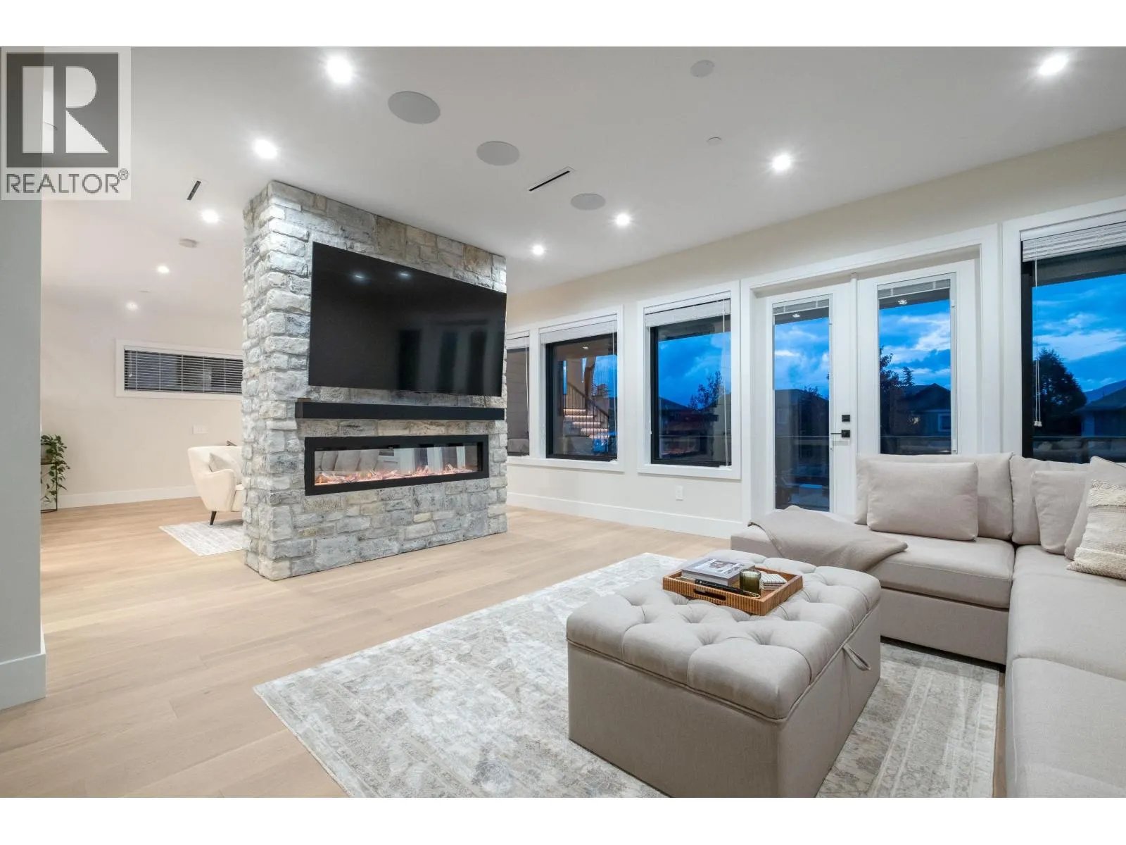 21996 ISAAC CRESCENT