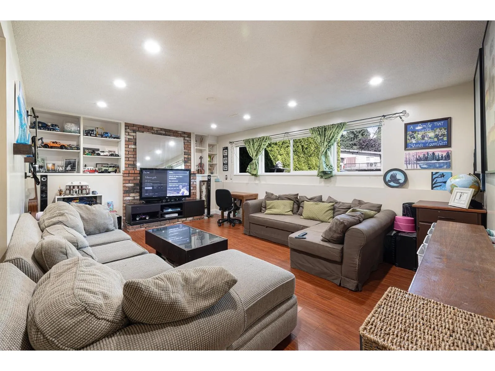 11055 LINCOLN DRIVE
