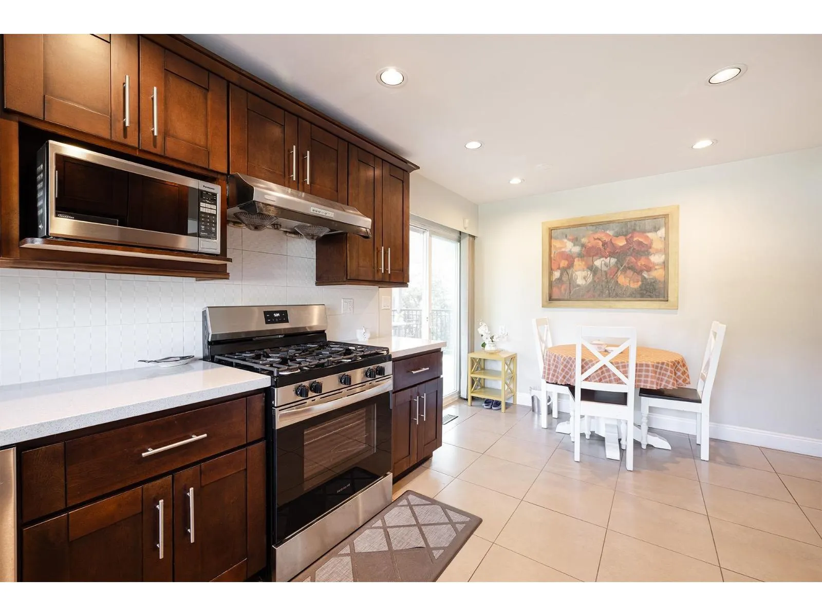 11055 LINCOLN DRIVE