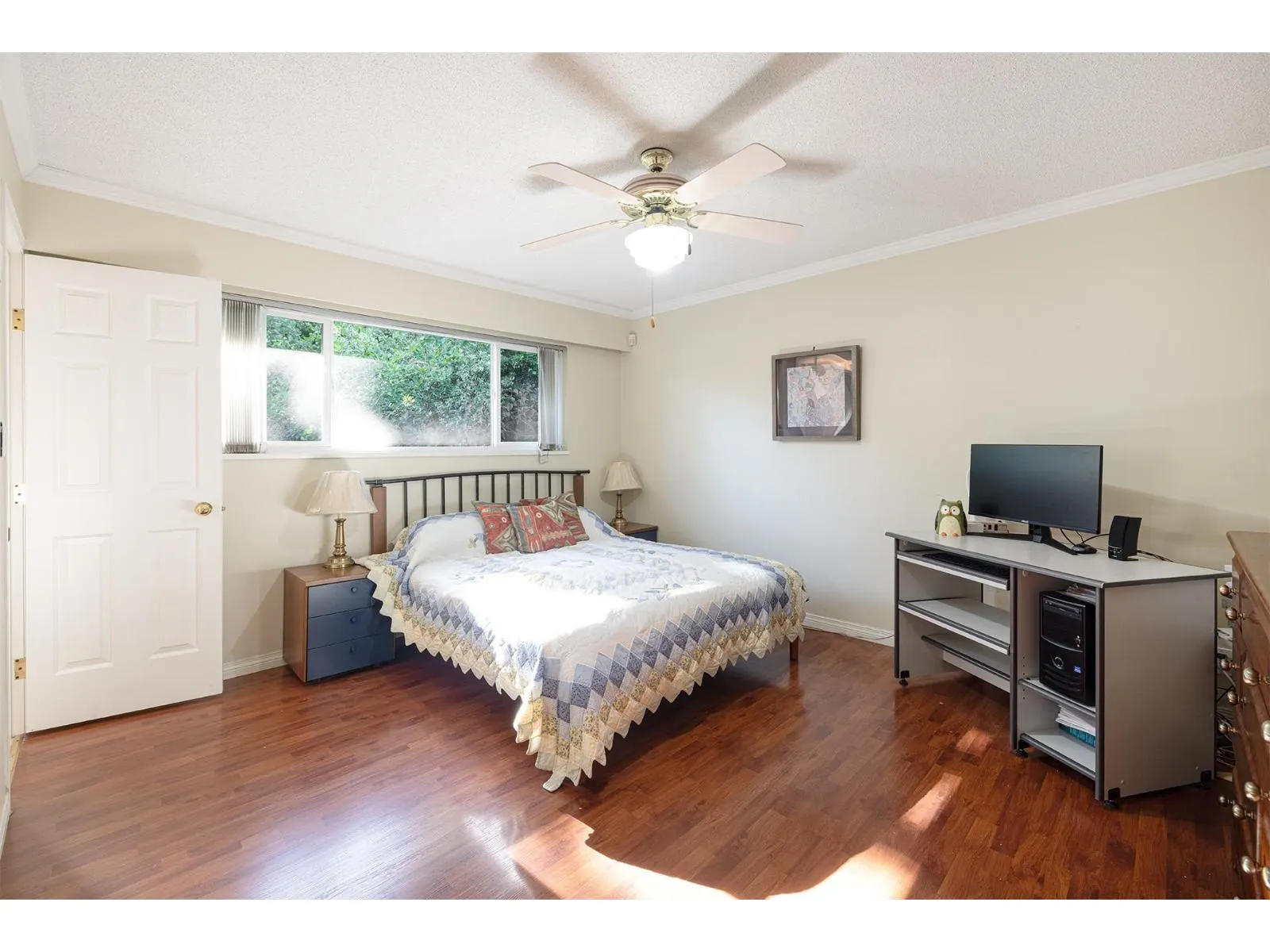 11055 LINCOLN DRIVE