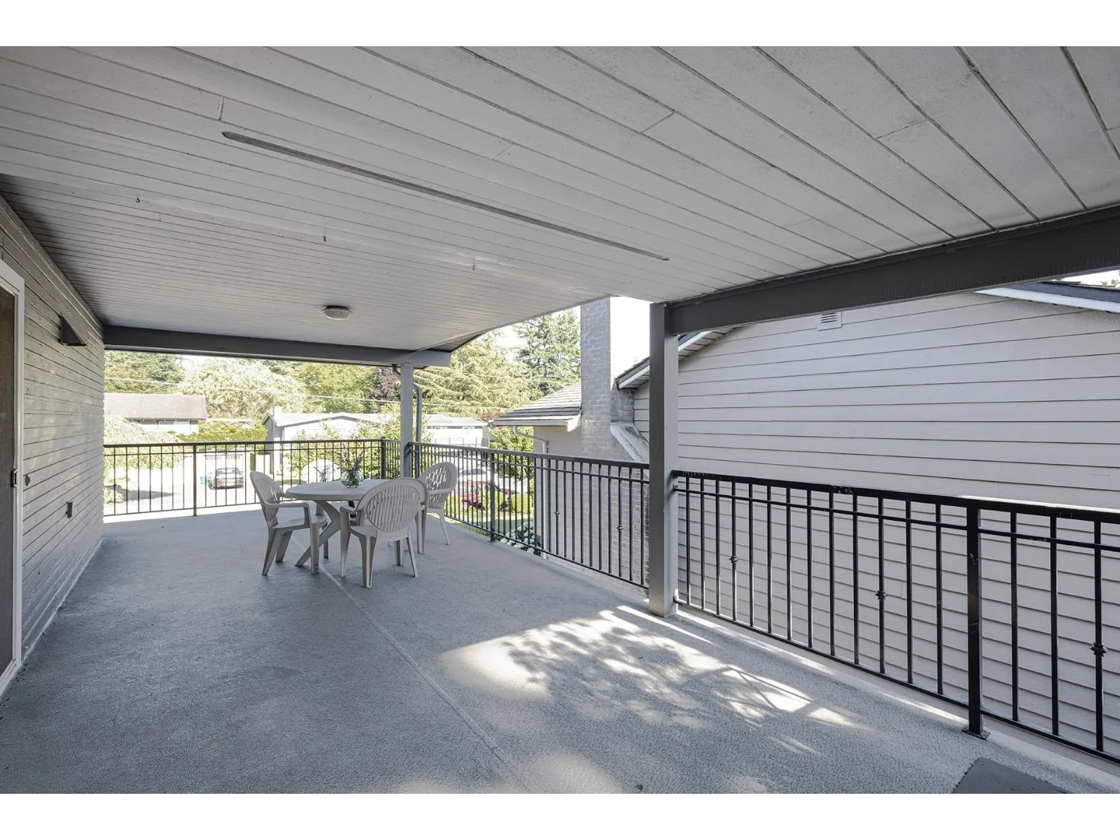 11055 LINCOLN DRIVE