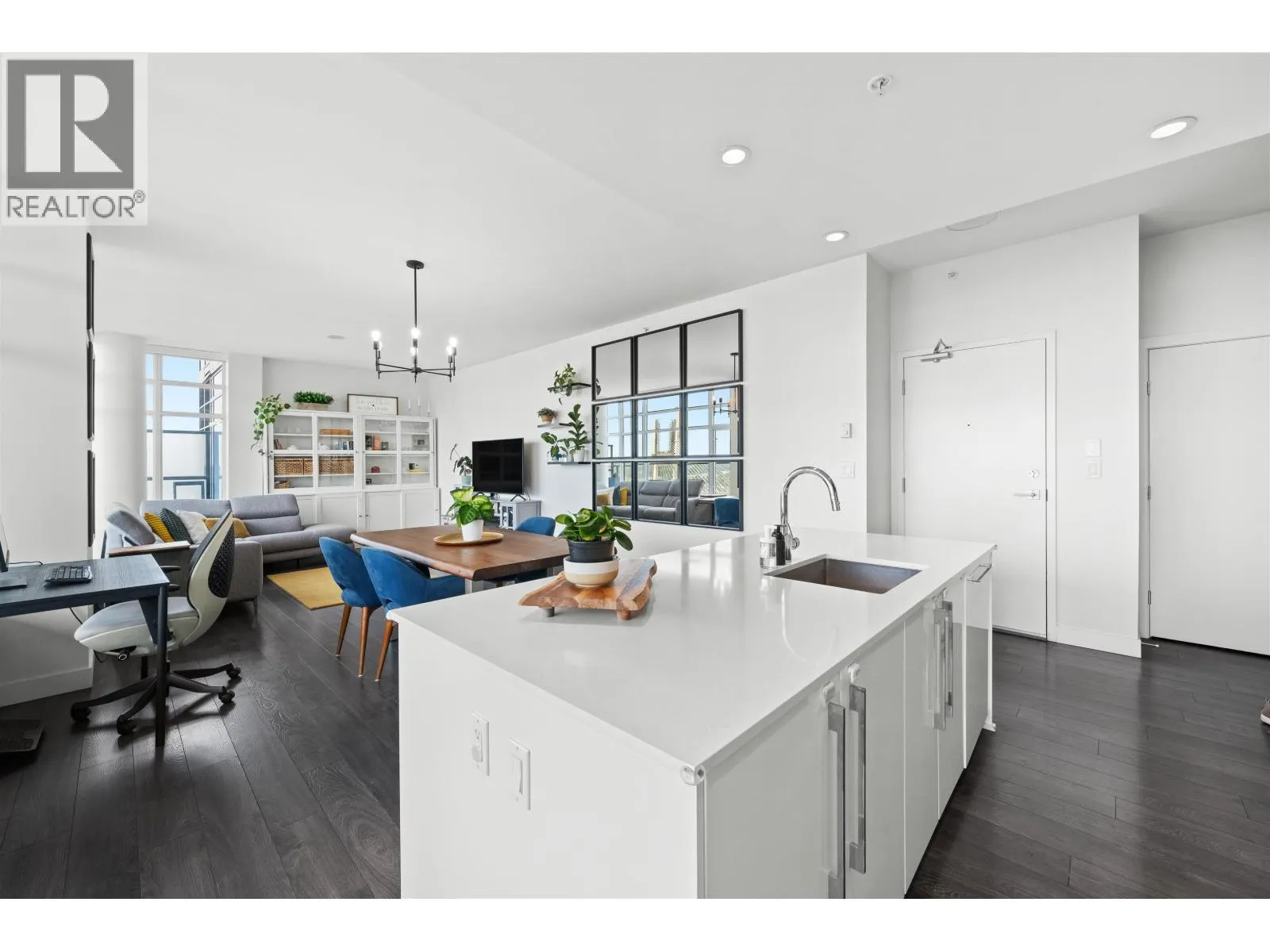 1801 188 AGNES STREET