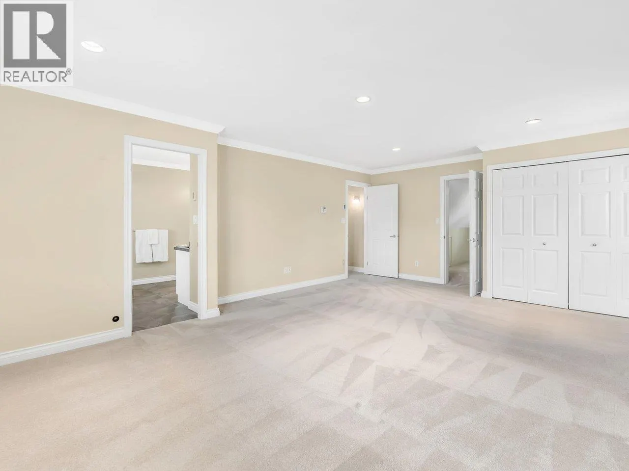 810 ENGLISH BLUFF ROAD