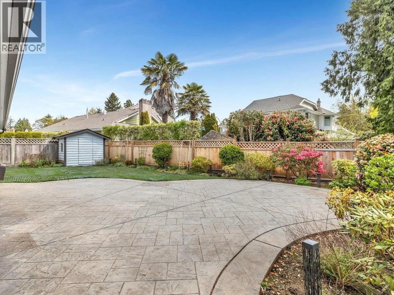 810 ENGLISH BLUFF ROAD