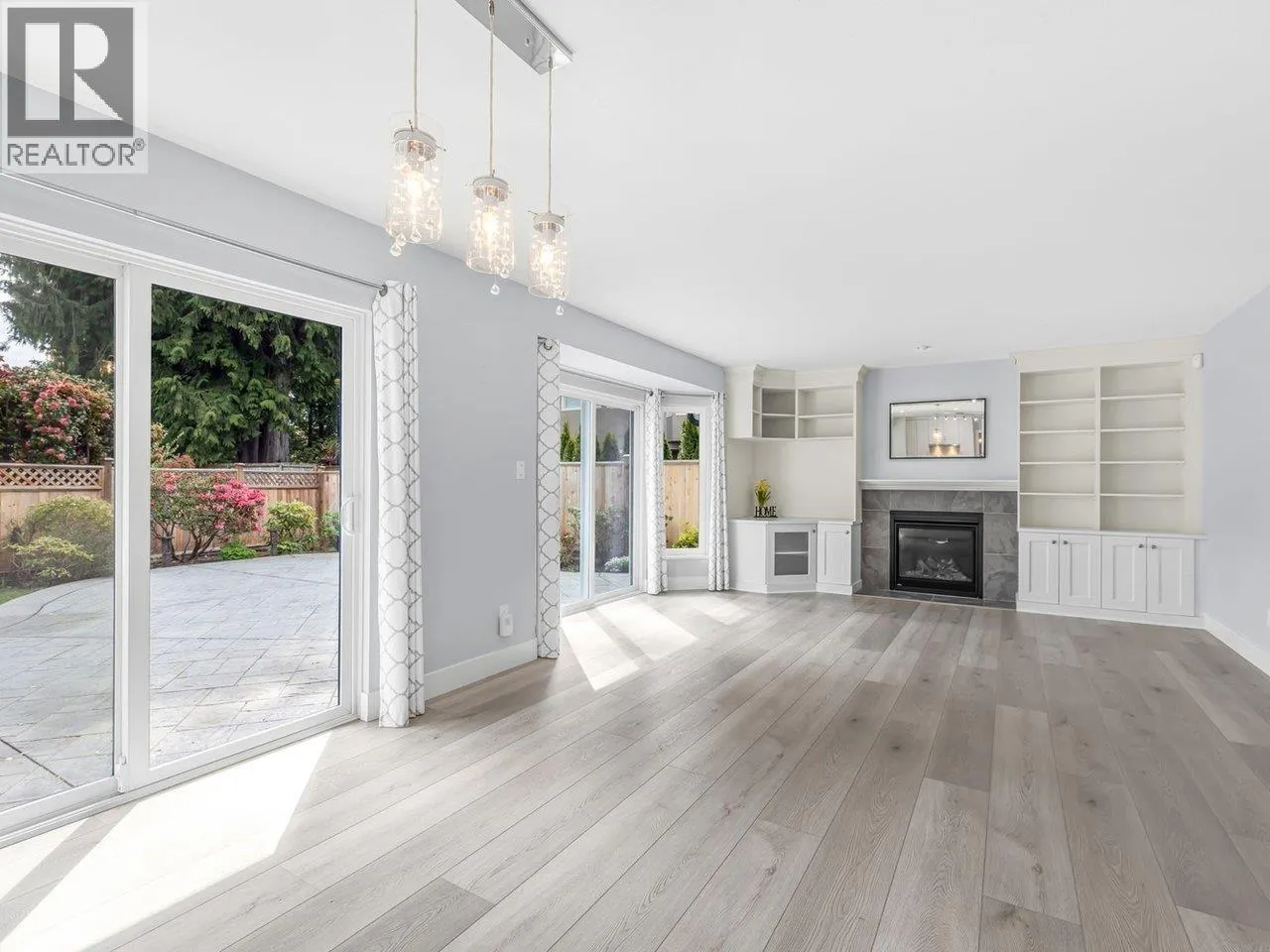 810 ENGLISH BLUFF ROAD