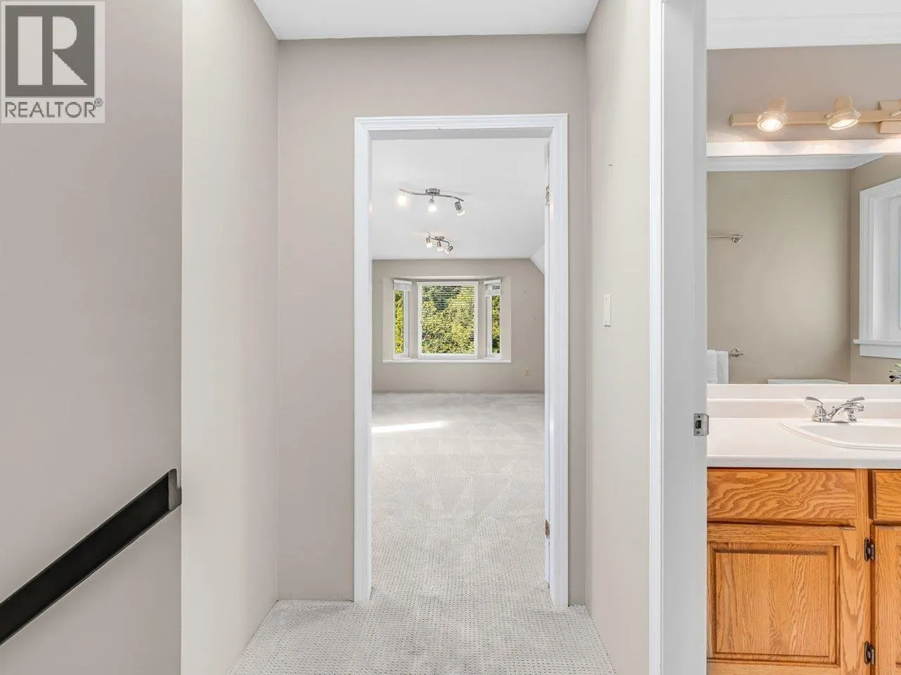 810 ENGLISH BLUFF ROAD