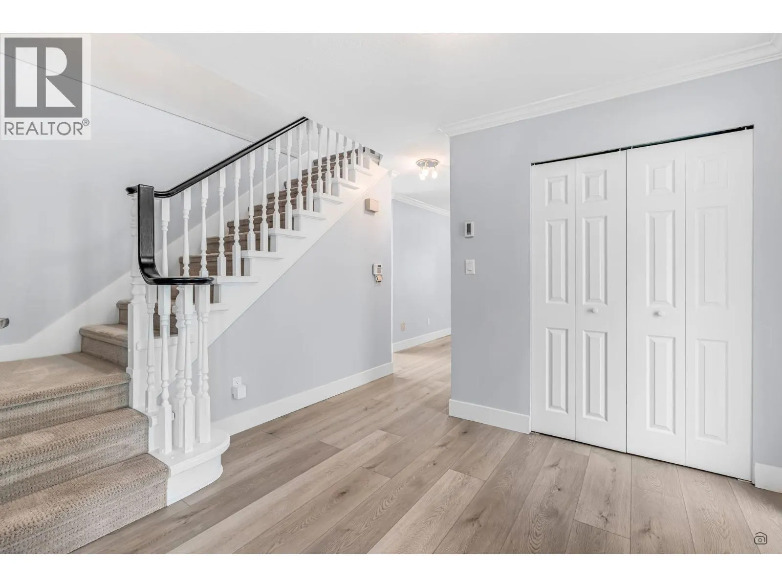 810 ENGLISH BLUFF ROAD