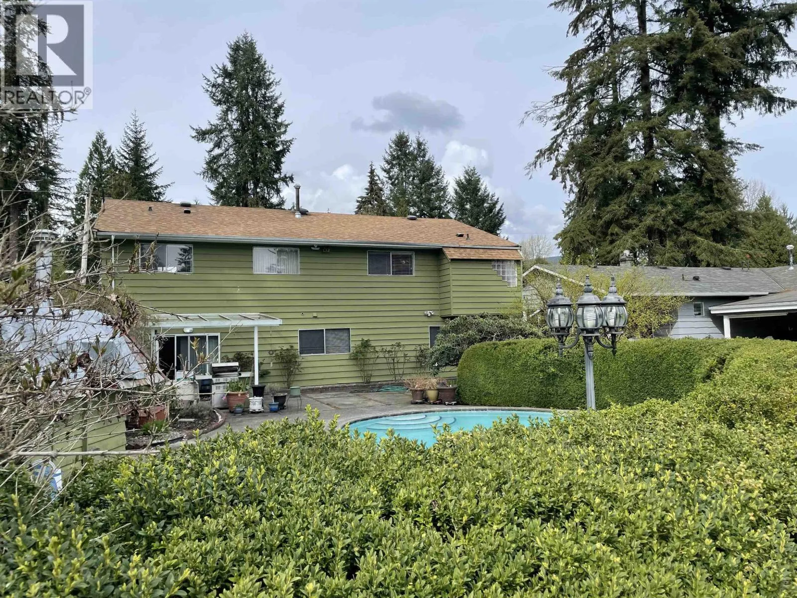 2618 TUOHEY AVENUE