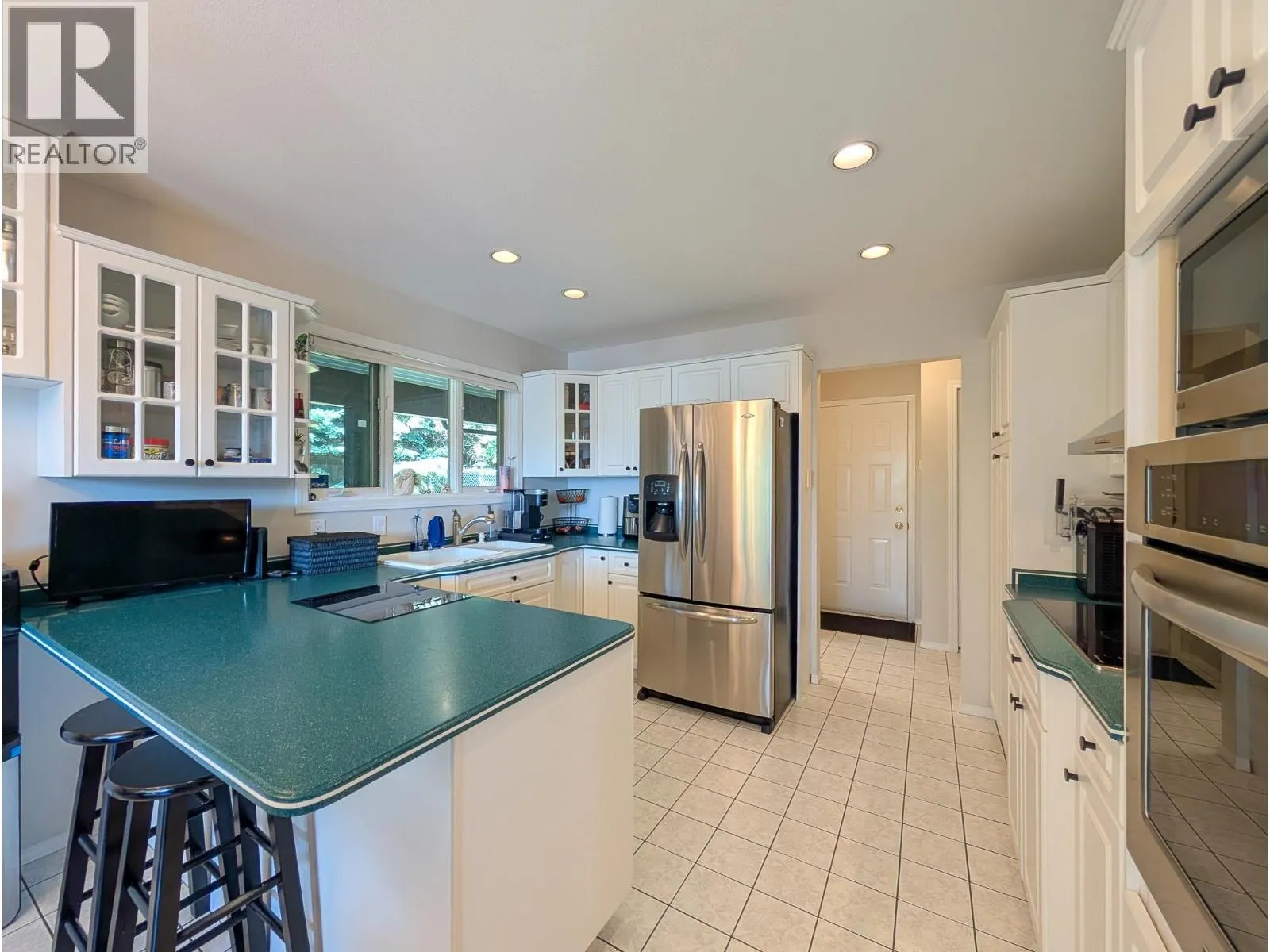 13010 LAKESIDE DRIVE