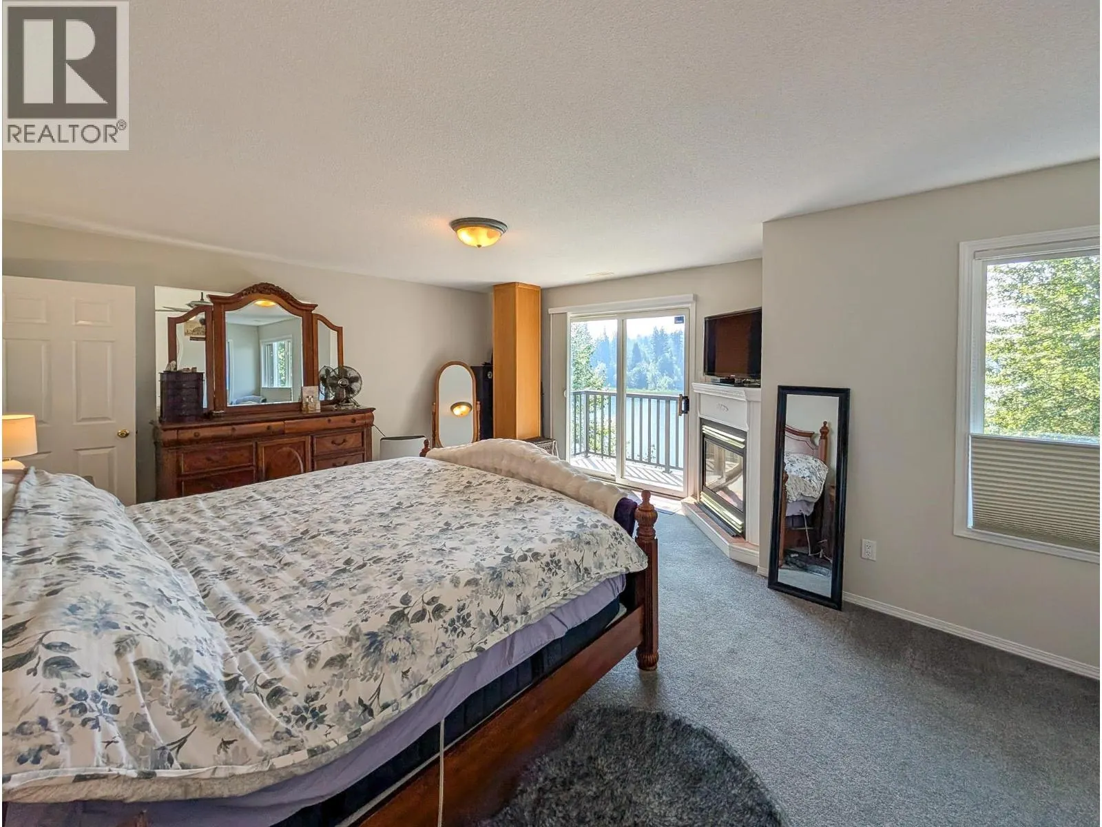 13010 LAKESIDE DRIVE