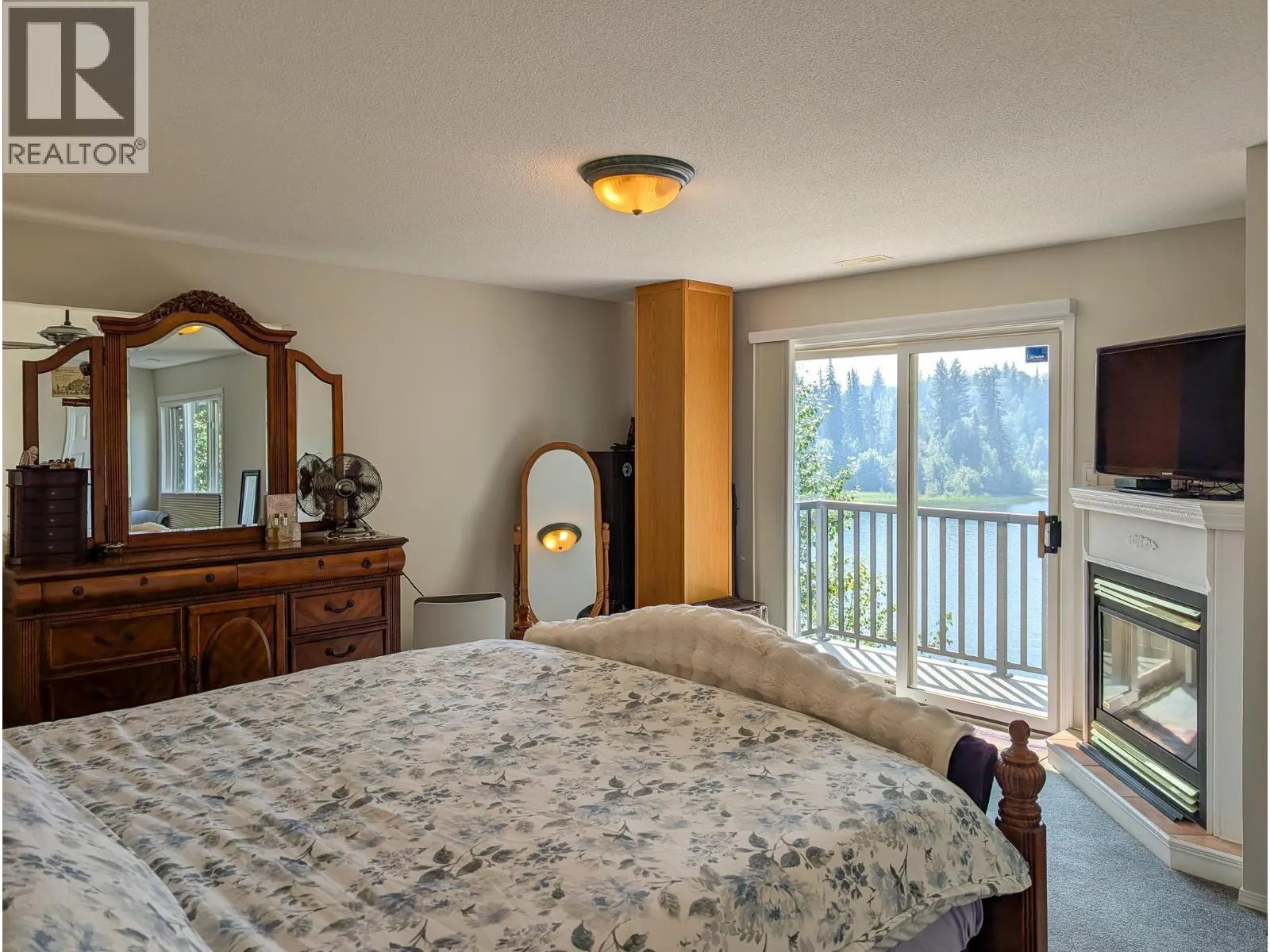 13010 LAKESIDE DRIVE