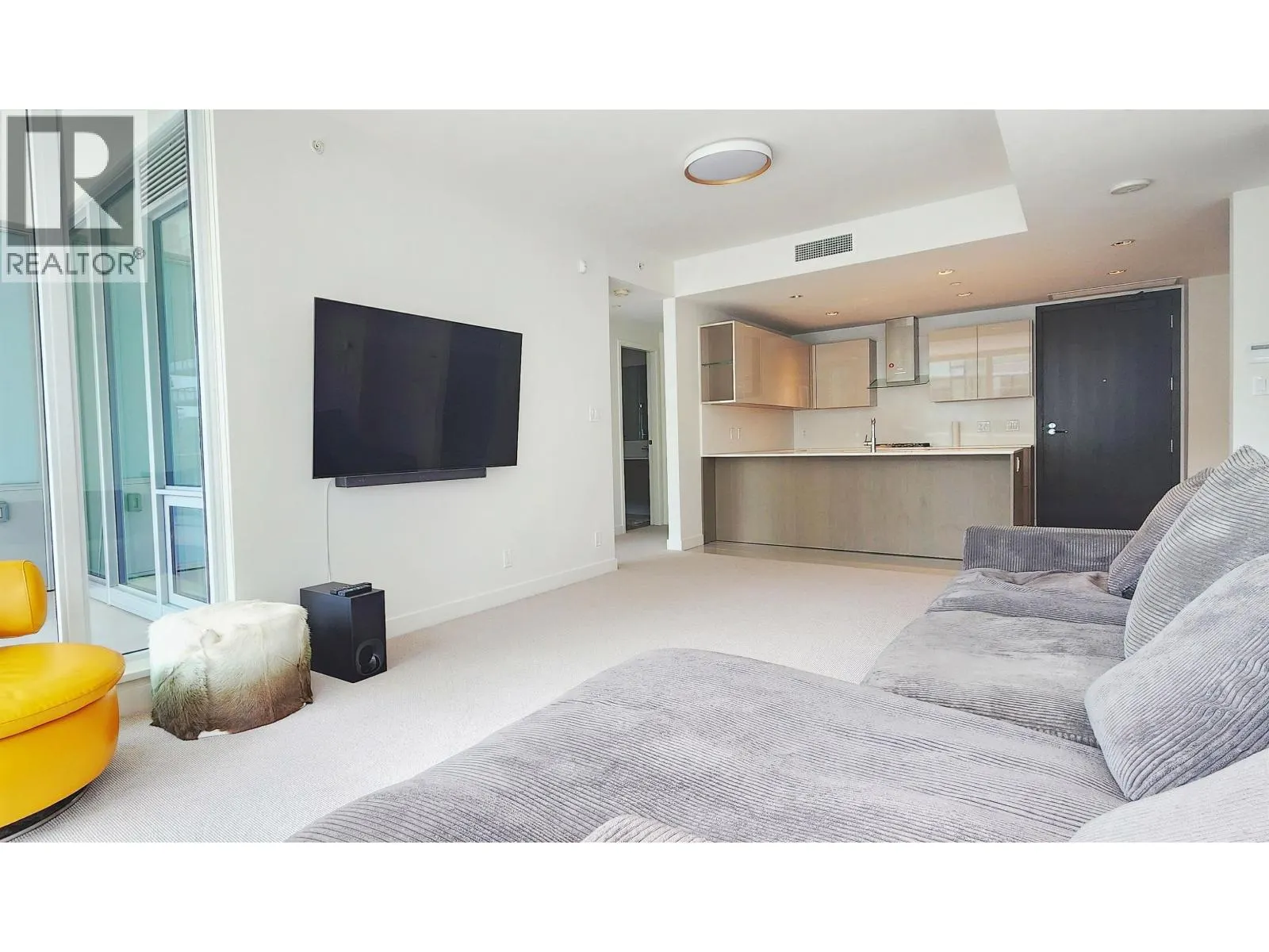 611 6633 PEARSON WAY