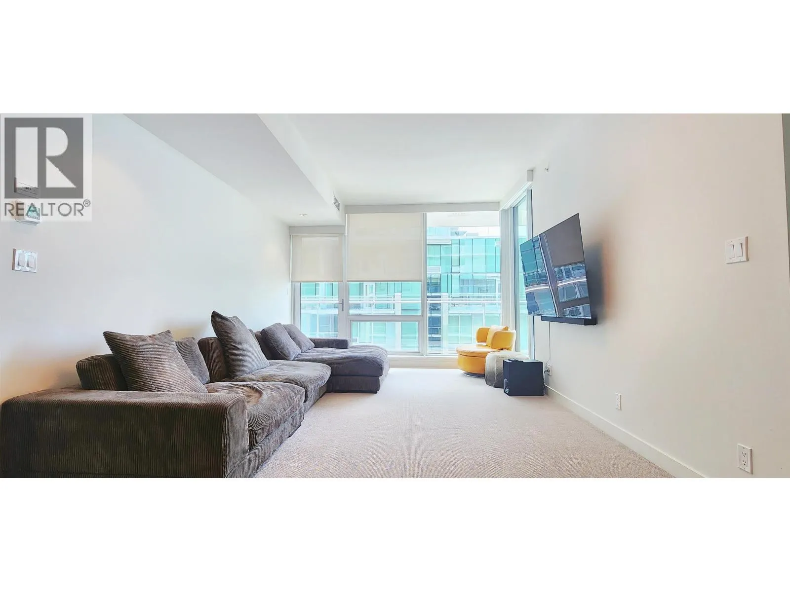 611 6633 PEARSON WAY