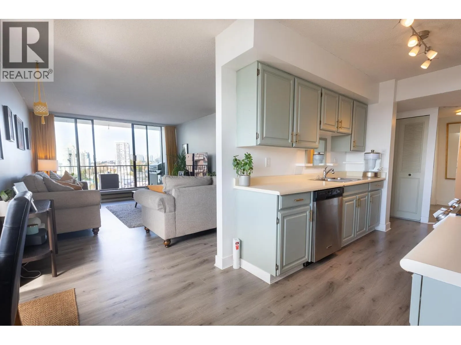 1404 7235 SALISBURY AVENUE