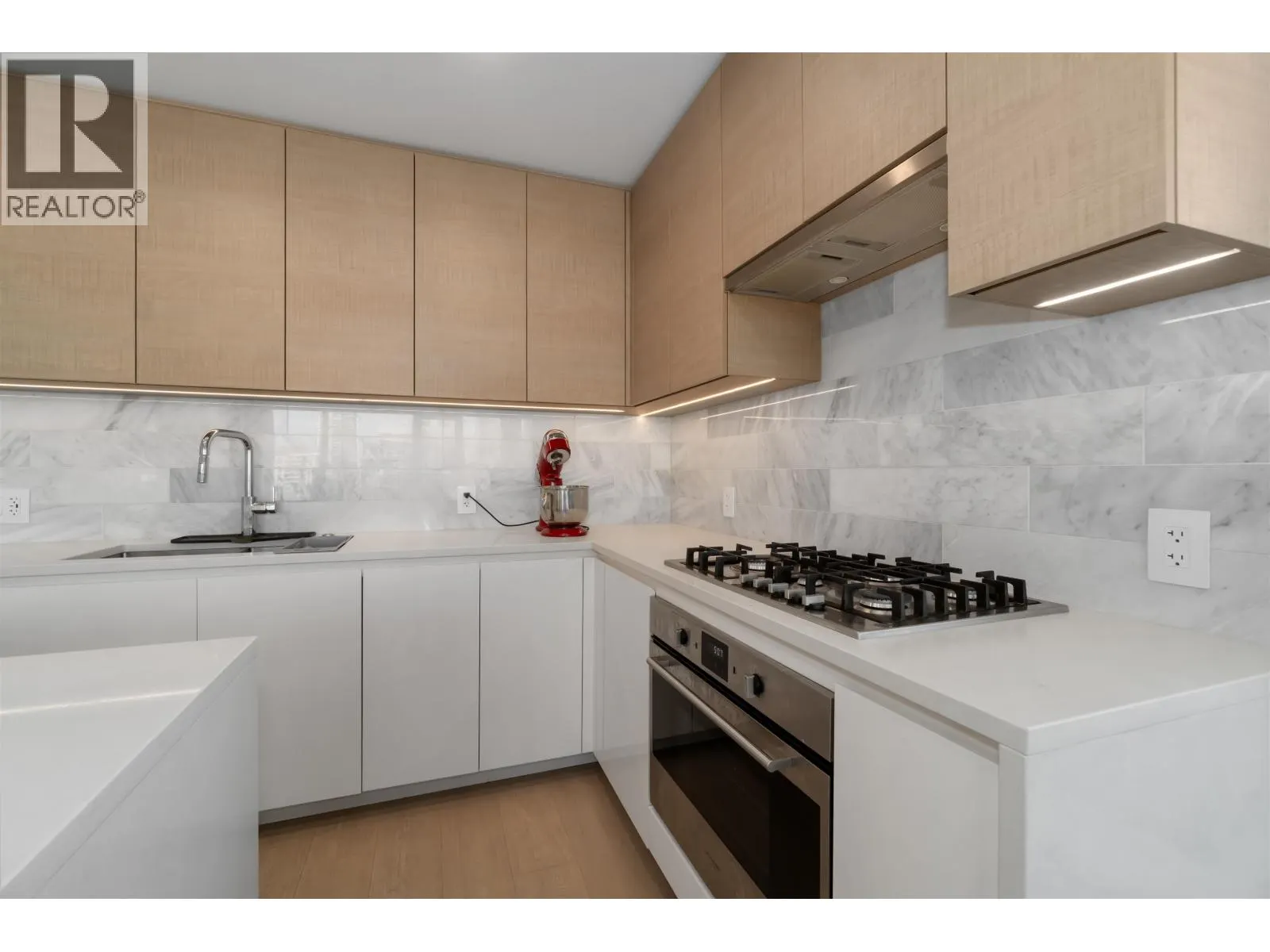 2607 4168 LOUGHEED HIGHWAY