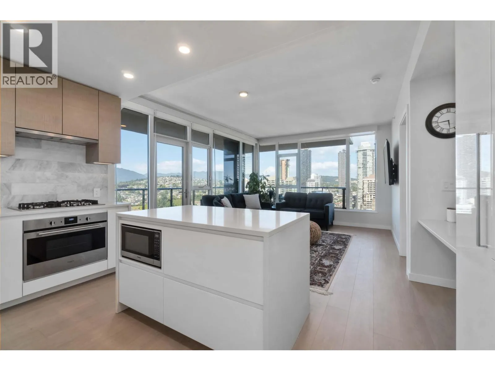 2607 4168 LOUGHEED HIGHWAY