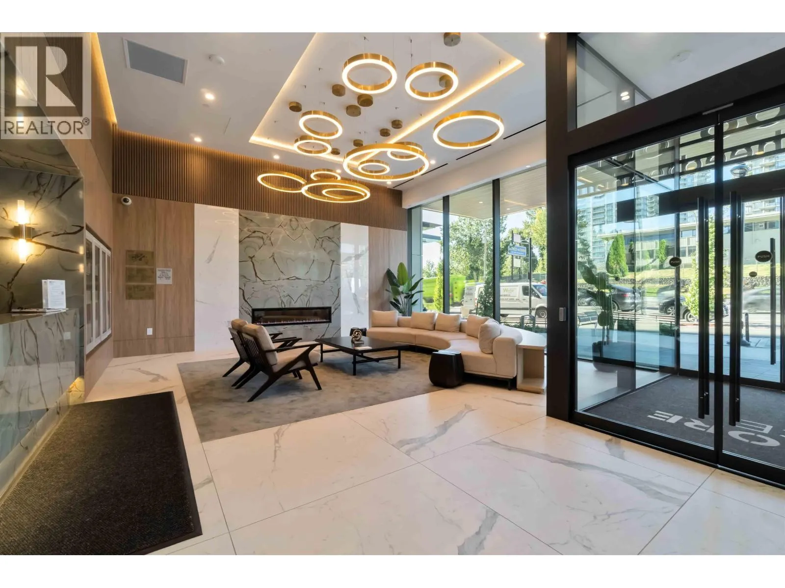 2607 4168 LOUGHEED HIGHWAY
