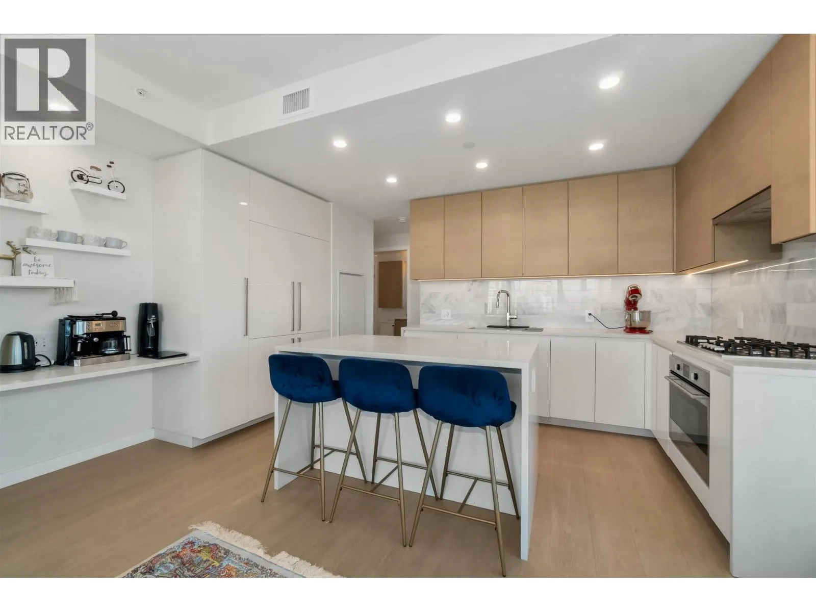 2607 4168 LOUGHEED HIGHWAY