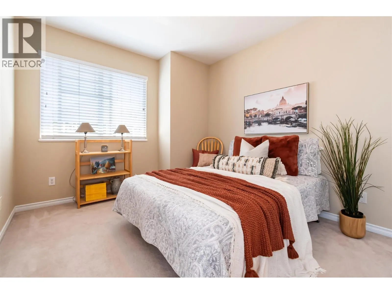 32 1108 RIVERSIDE CLOSE