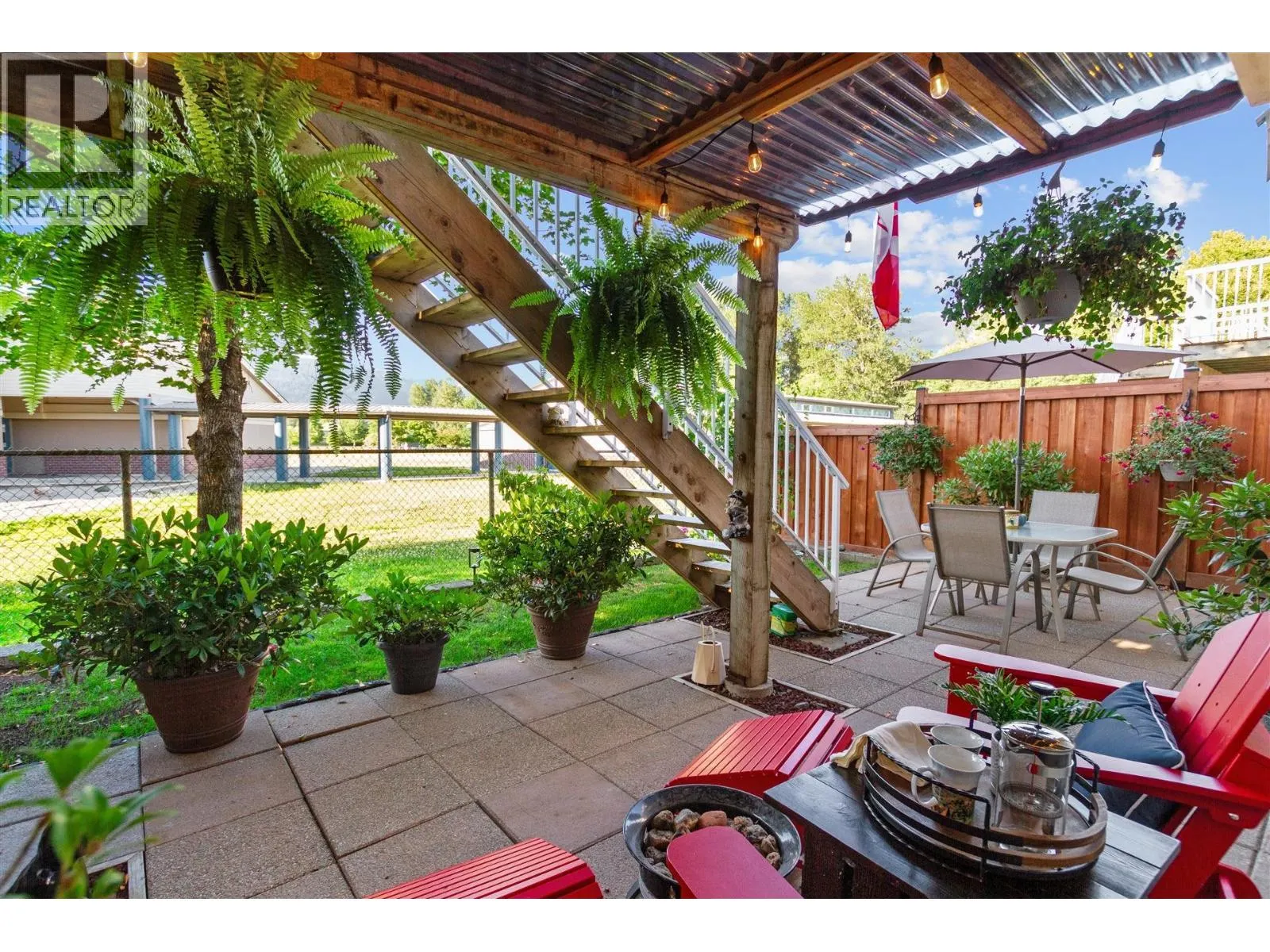 32 1108 RIVERSIDE CLOSE