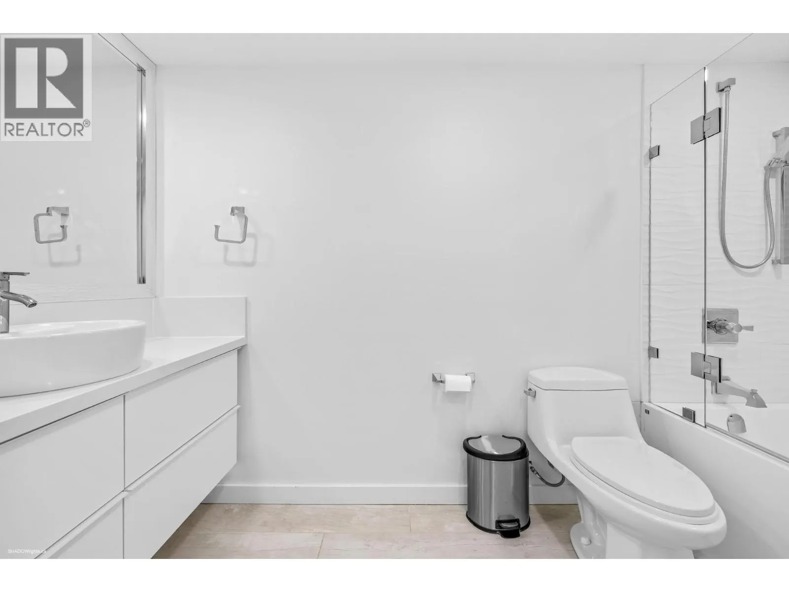 6471 GIBBONS DRIVE