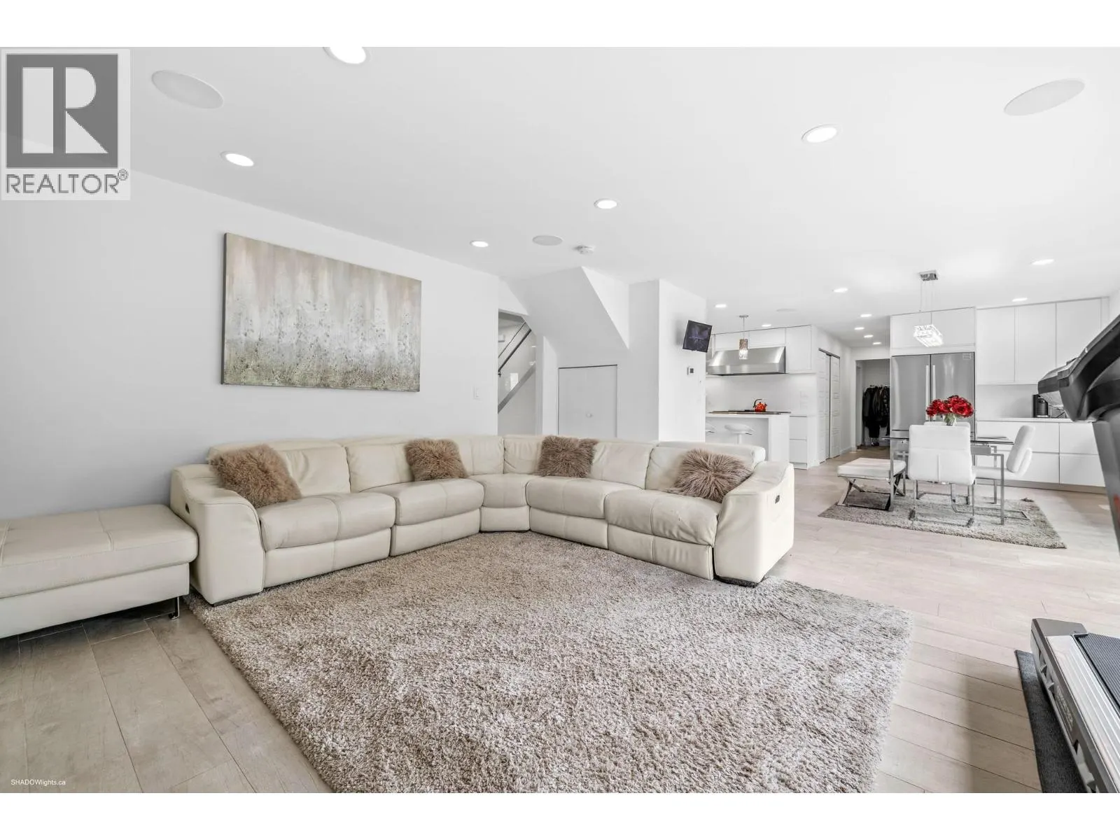 6471 GIBBONS DRIVE