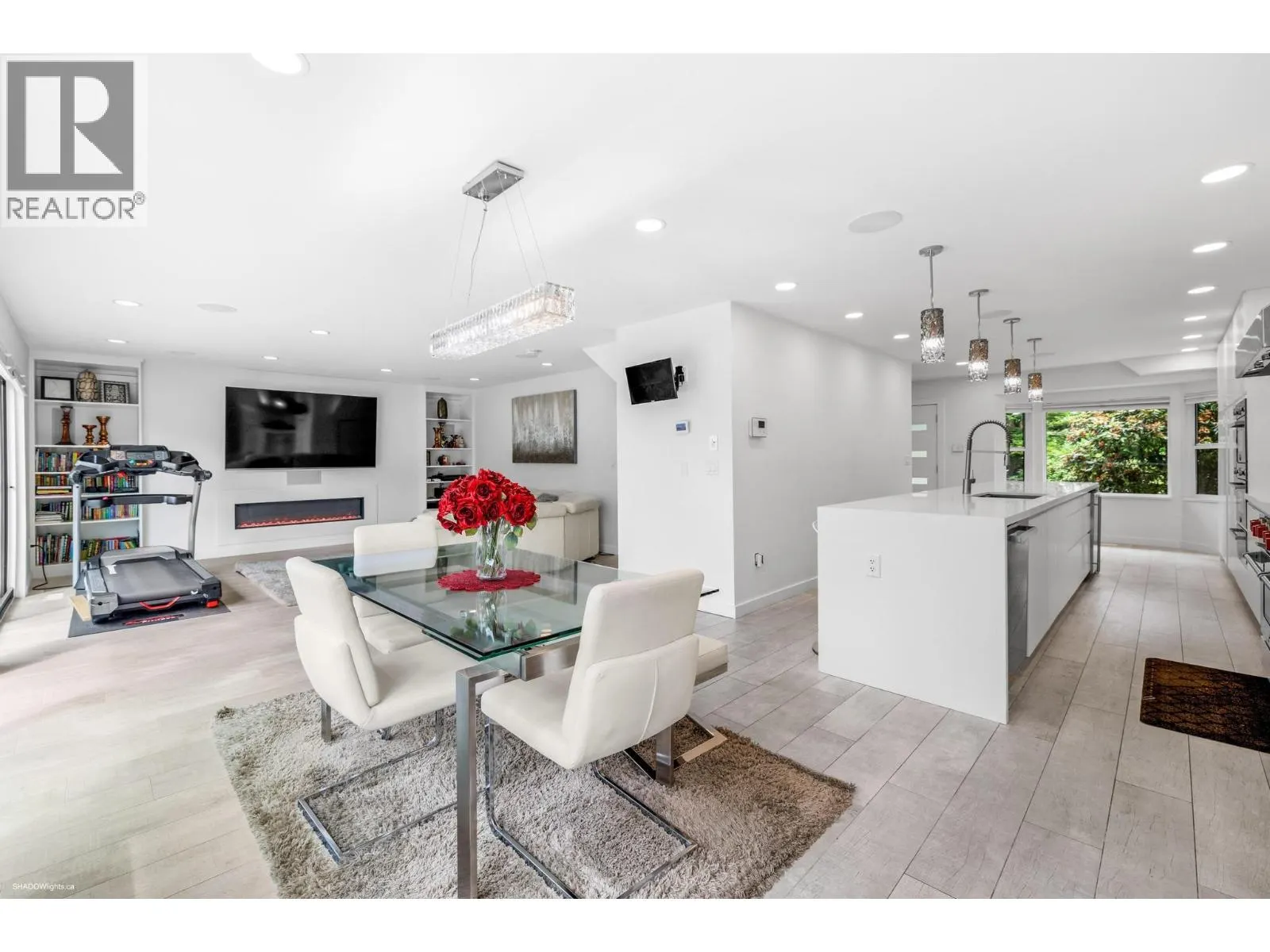 6471 GIBBONS DRIVE