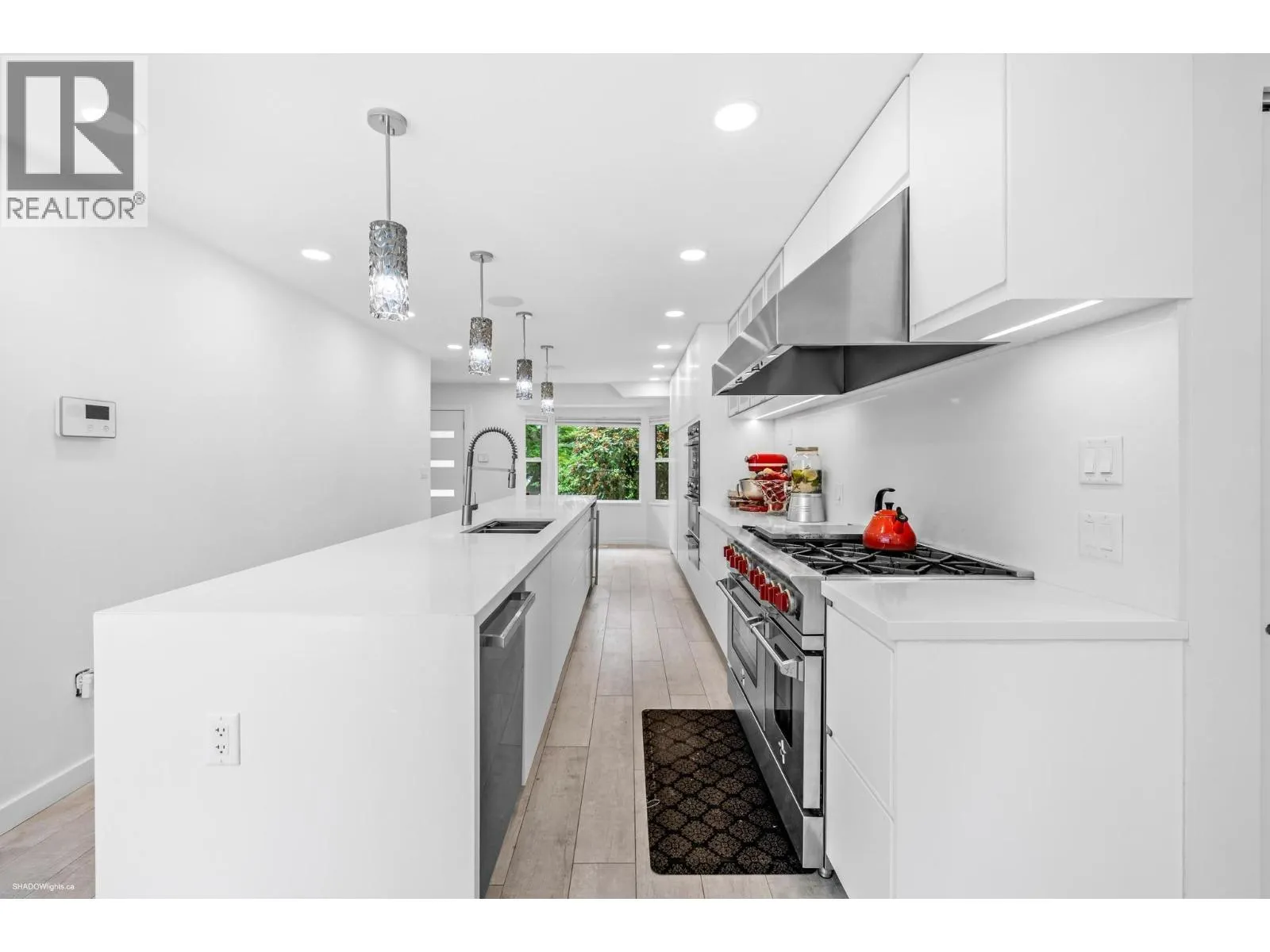 6471 GIBBONS DRIVE