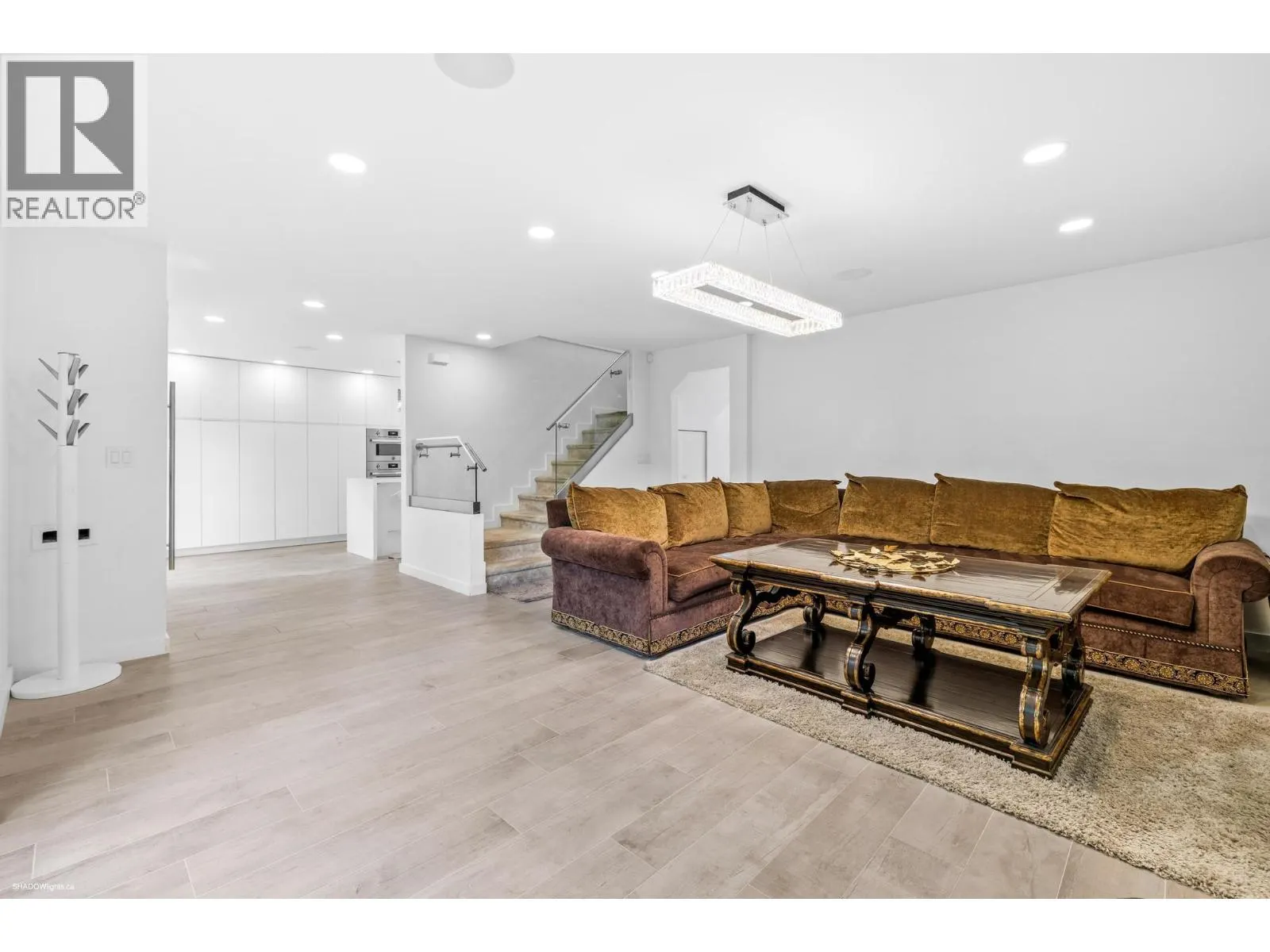 6471 GIBBONS DRIVE