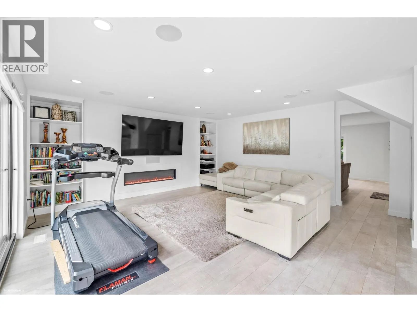 6471 GIBBONS DRIVE