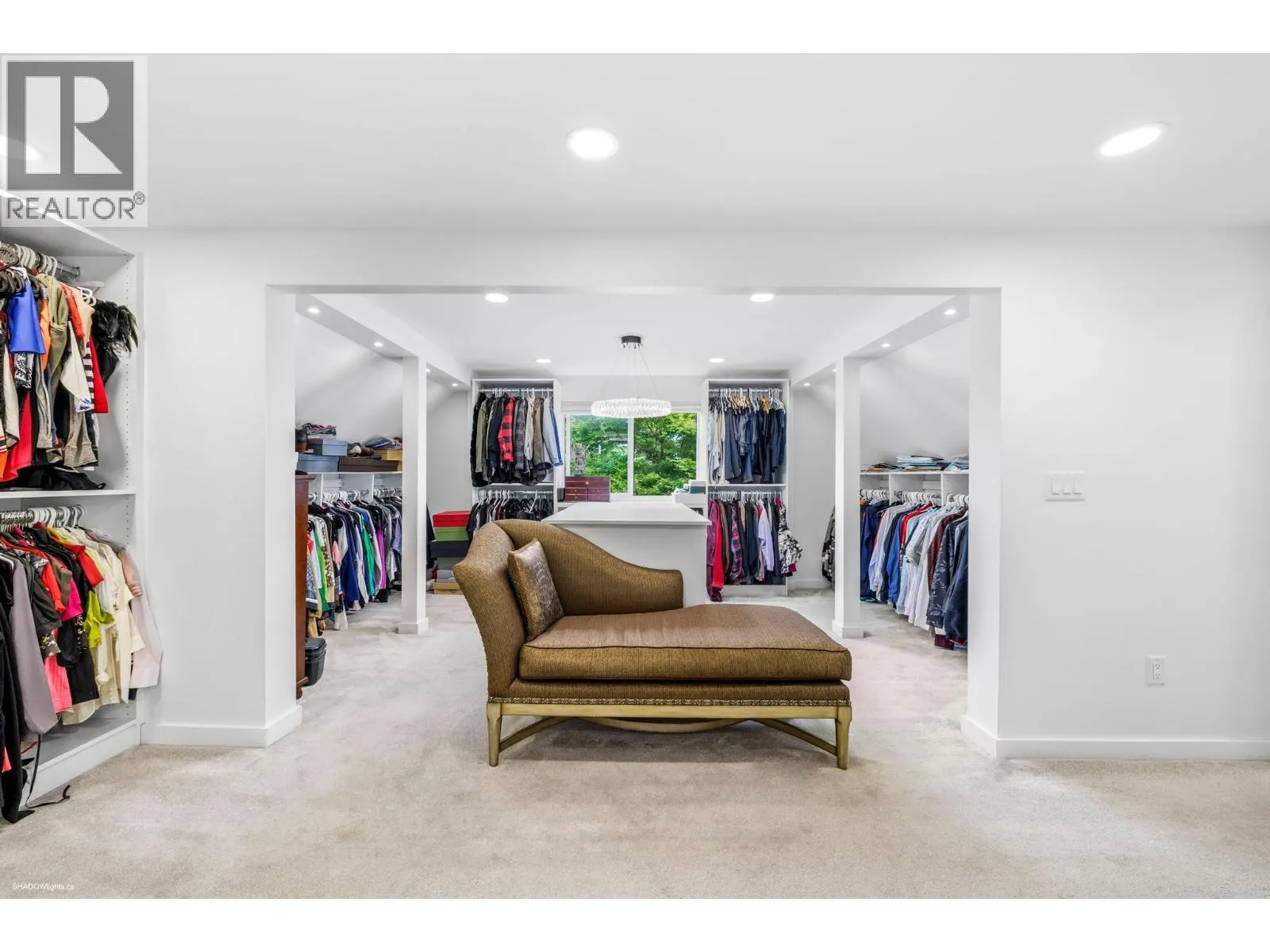 6471 GIBBONS DRIVE
