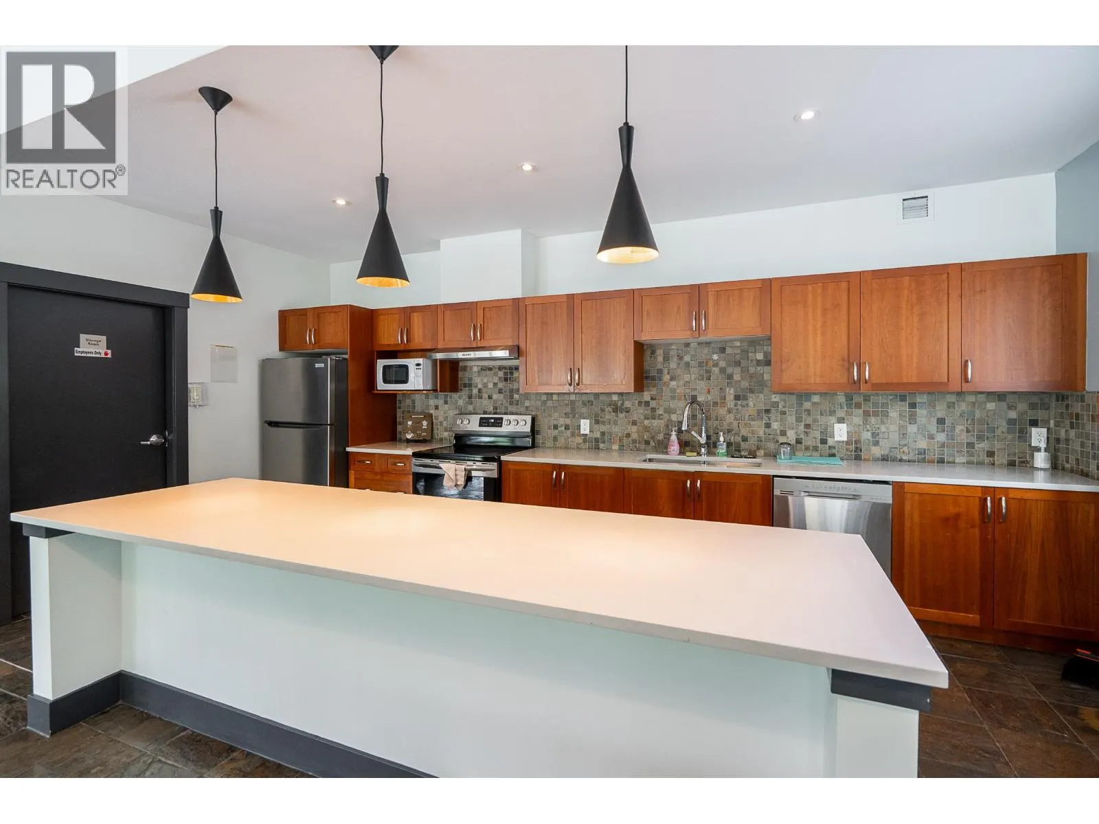 1909 660 NOOTKA WAY