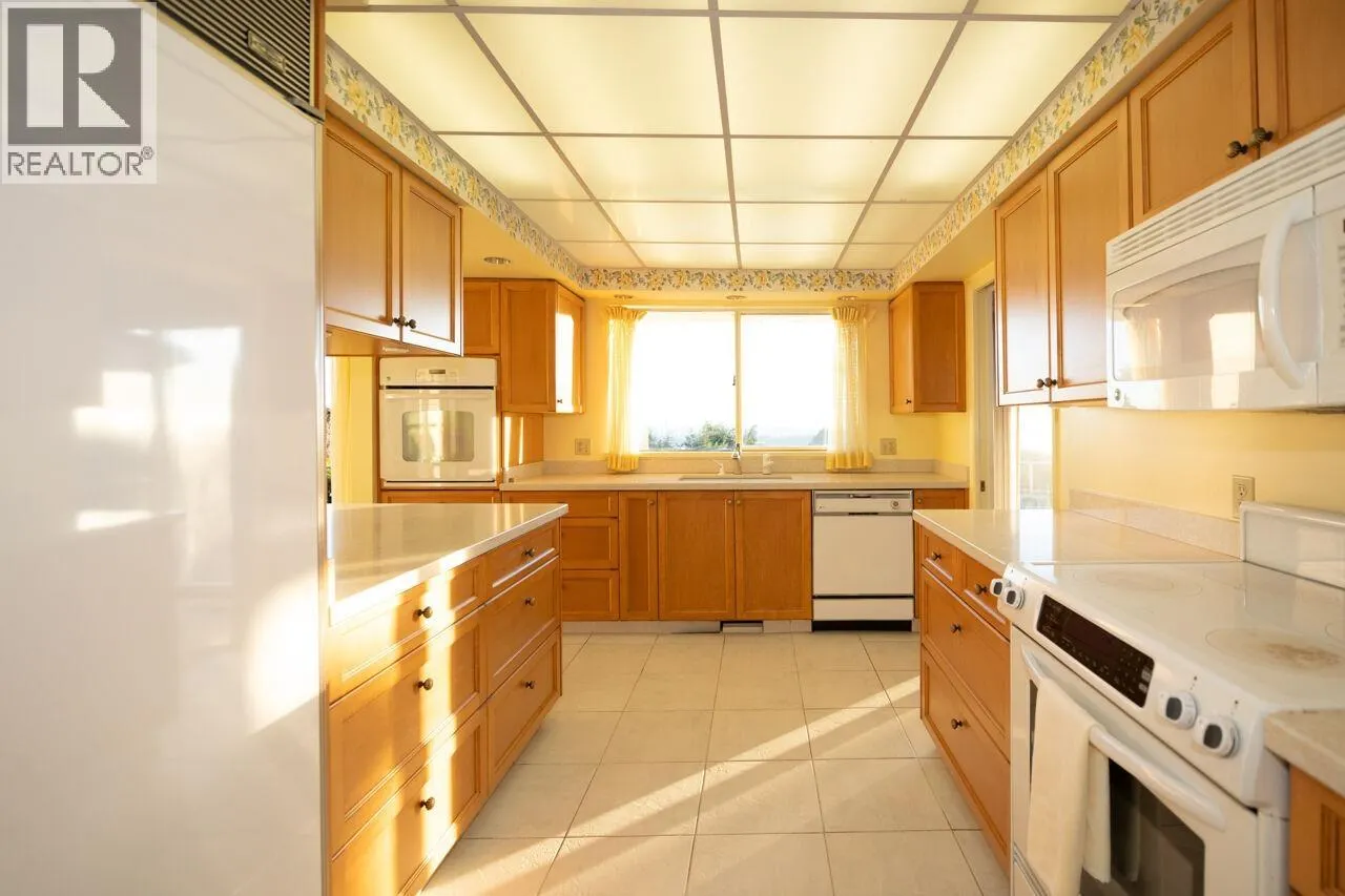 735 FAIRMILE ROAD