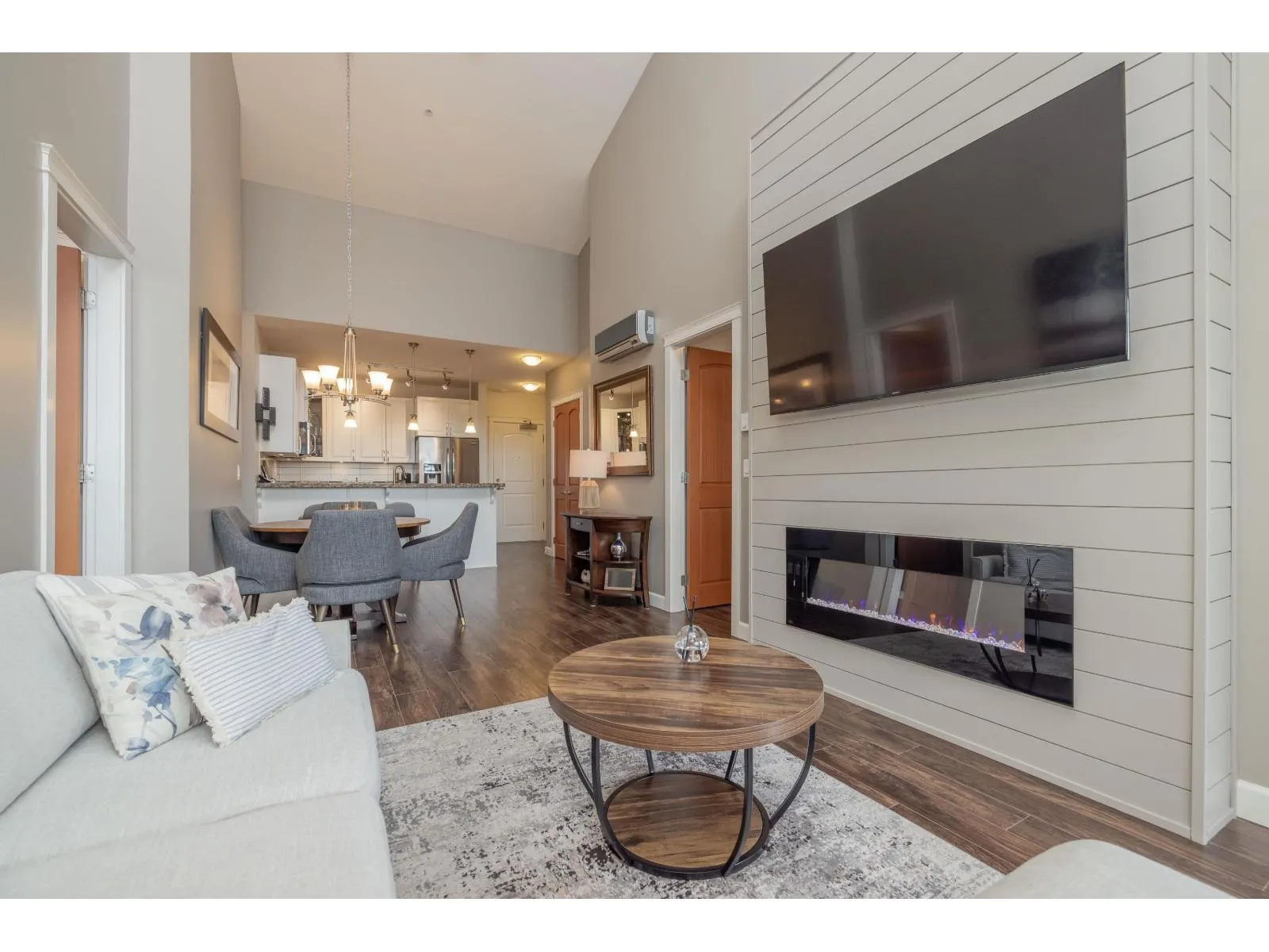 634 8067 207 STREET