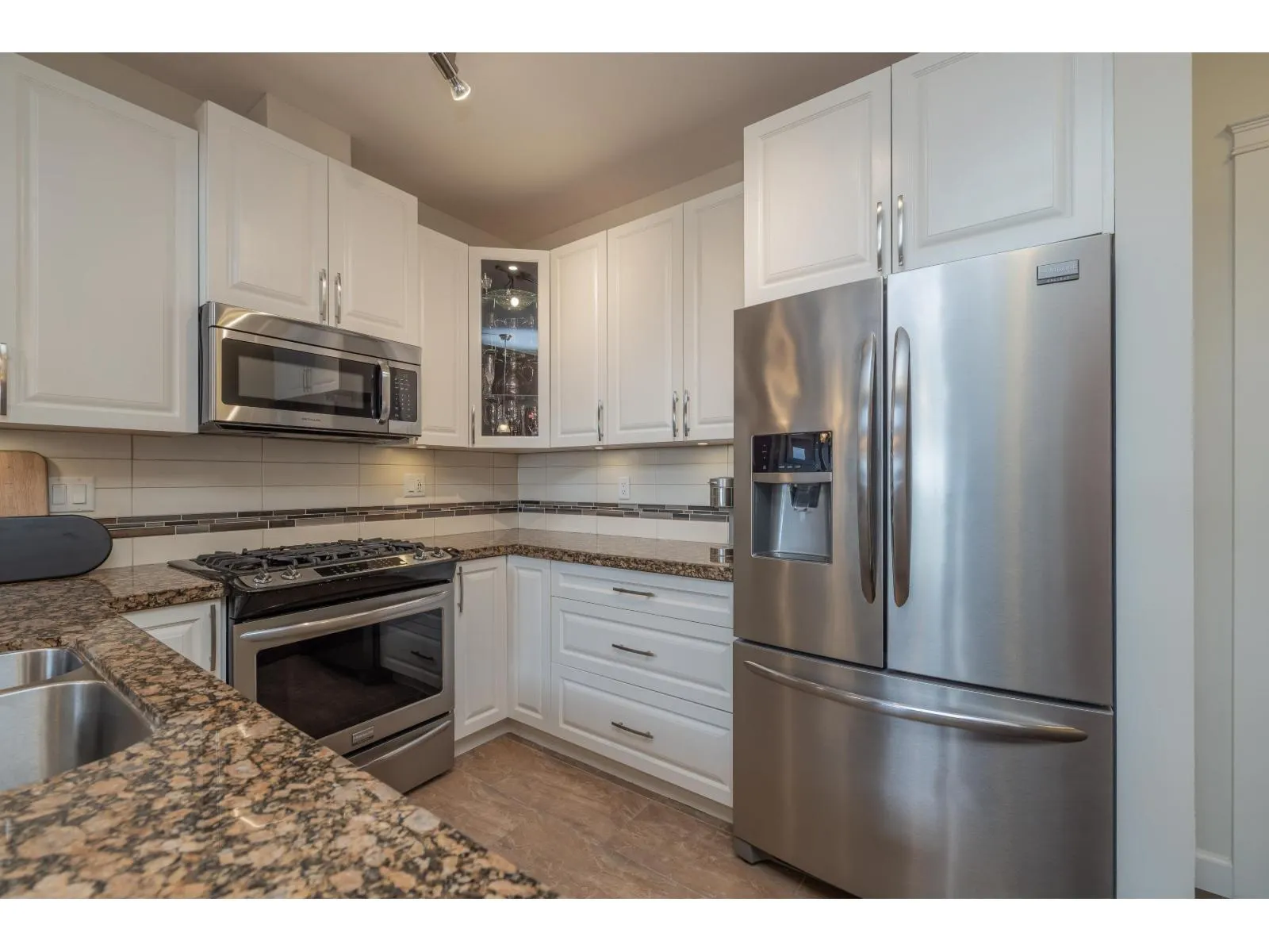 634 8067 207 STREET