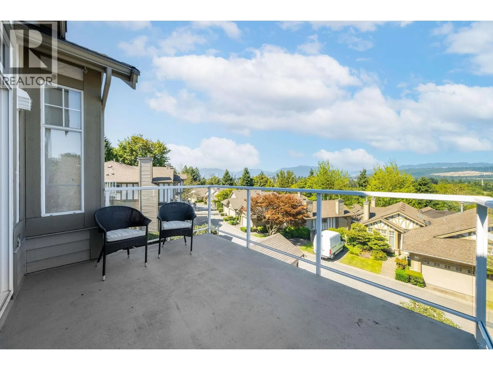 59 5221 OAKMOUNT CRESCENT