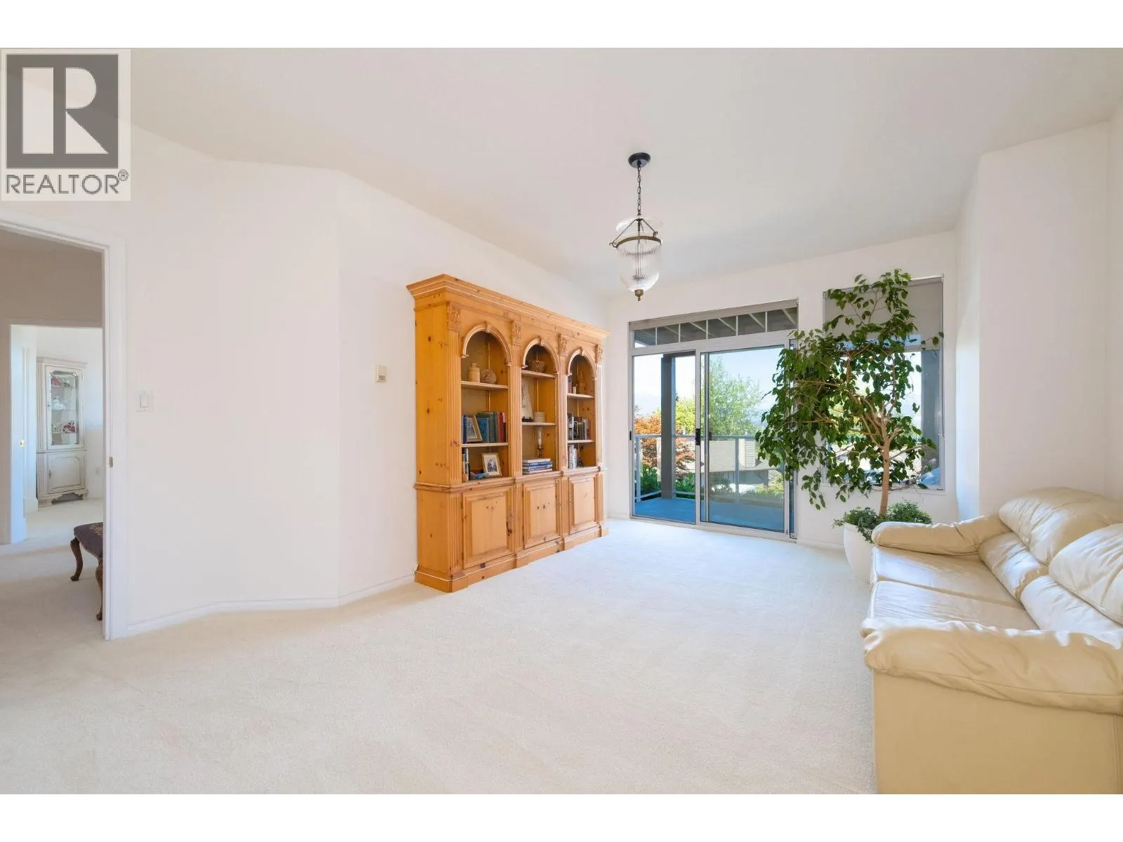 59 5221 OAKMOUNT CRESCENT