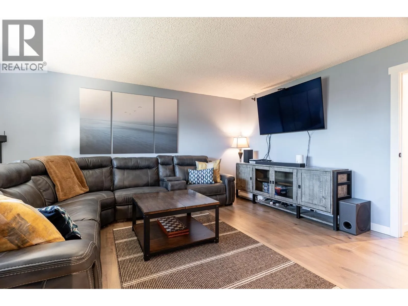 1502 FERNWOOD PLACE