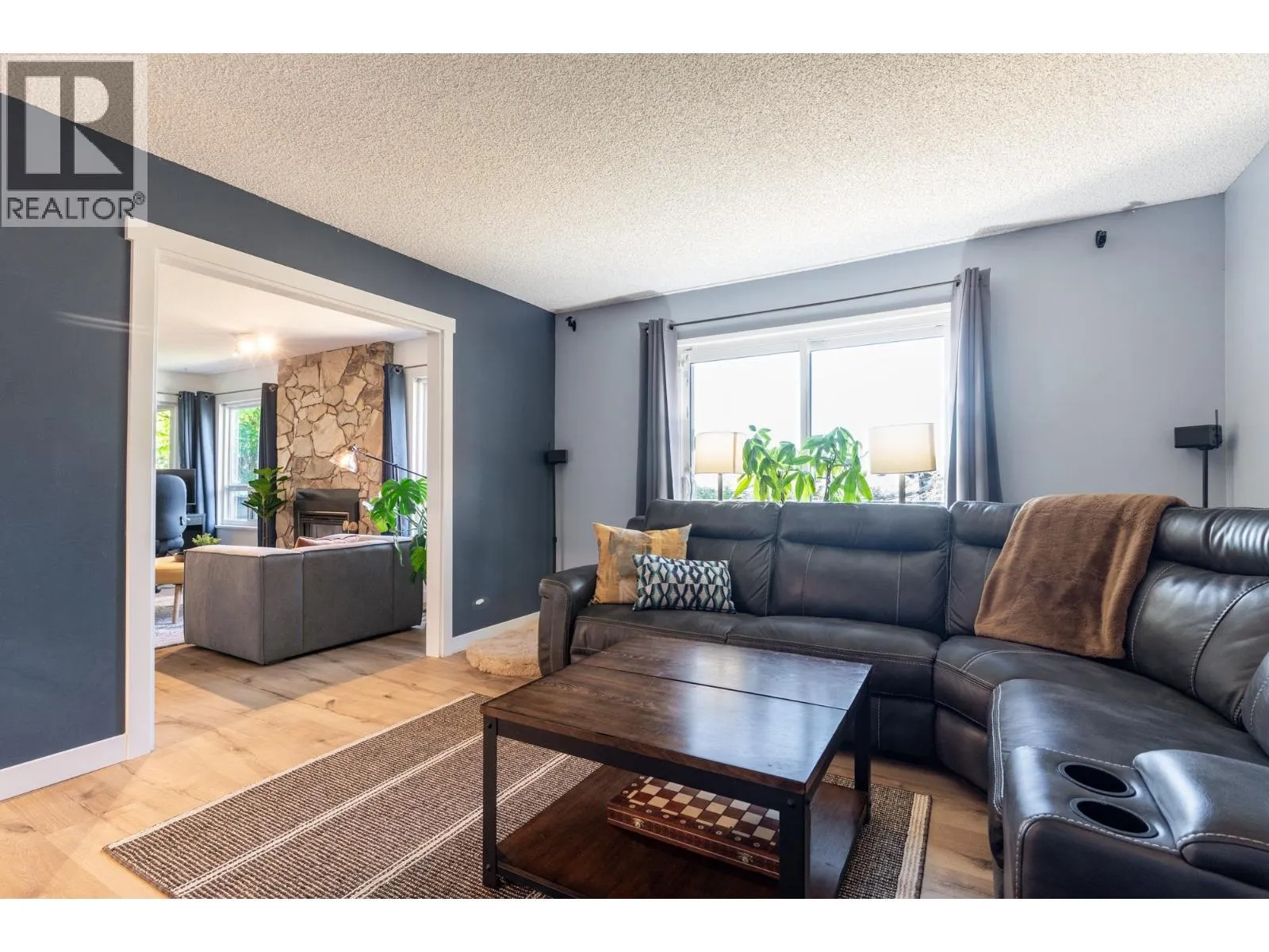 1502 FERNWOOD PLACE