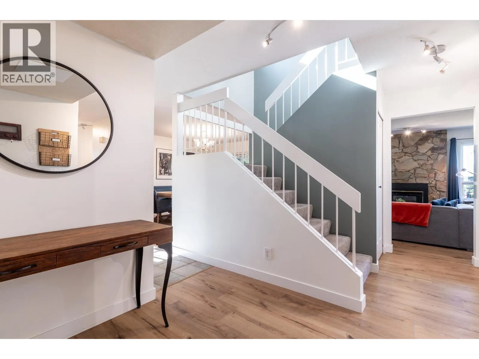 1502 FERNWOOD PLACE