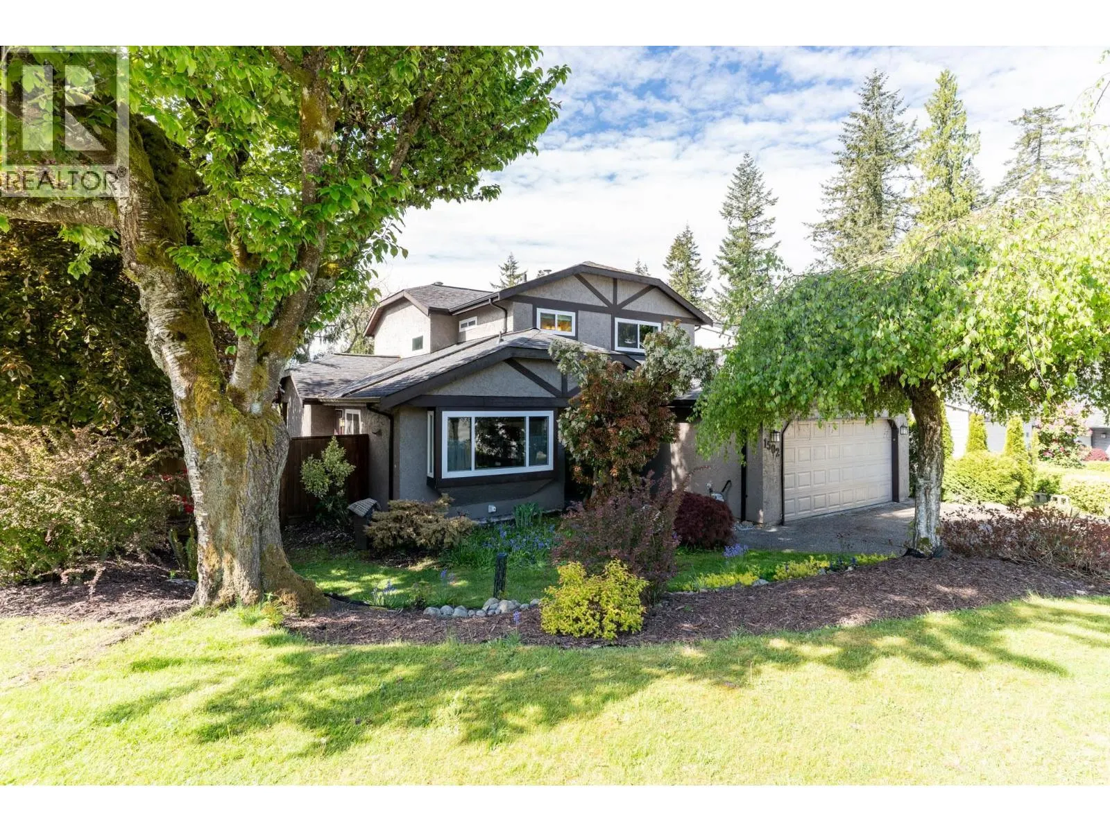 1502 FERNWOOD PLACE