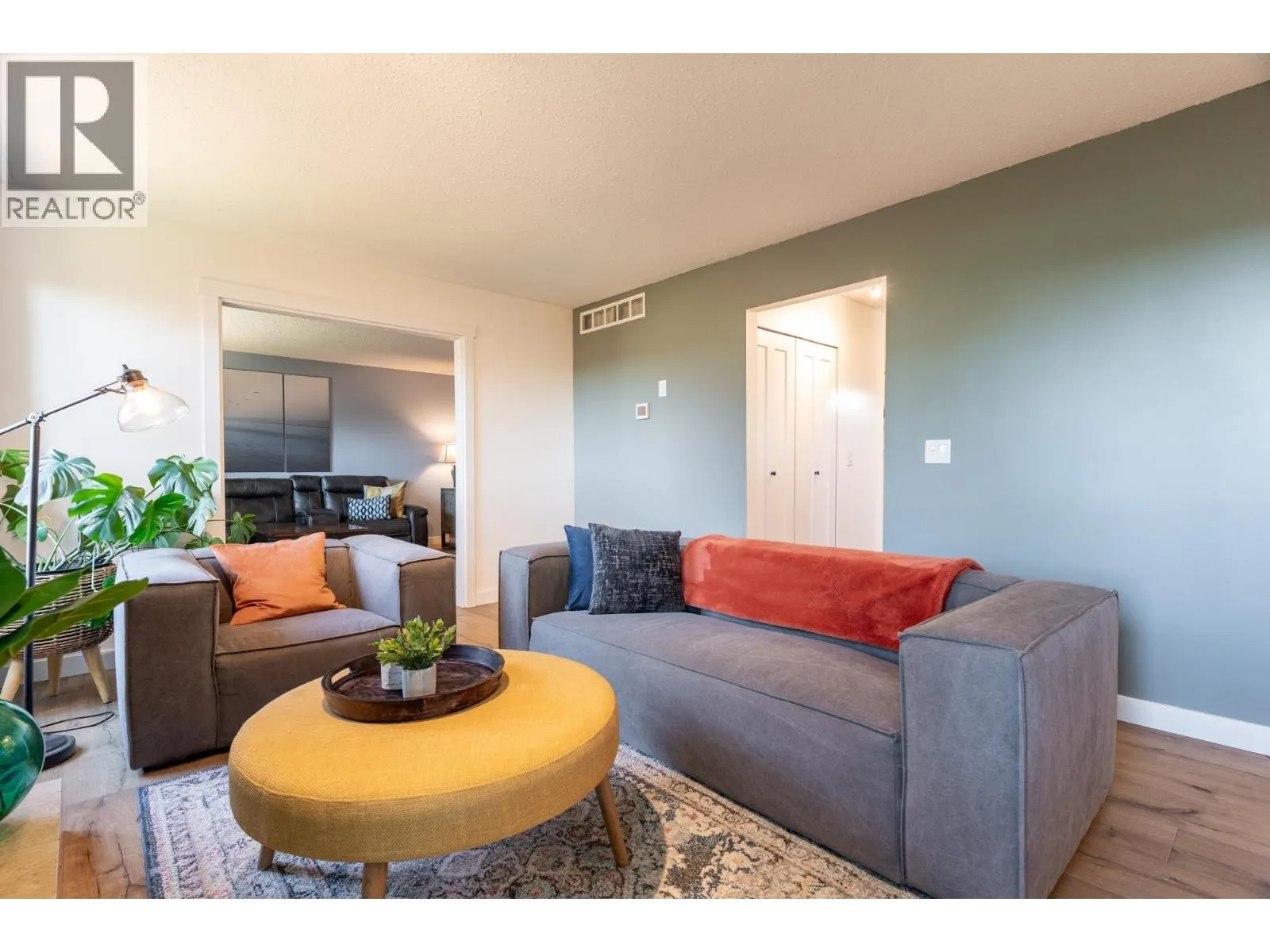 1502 FERNWOOD PLACE