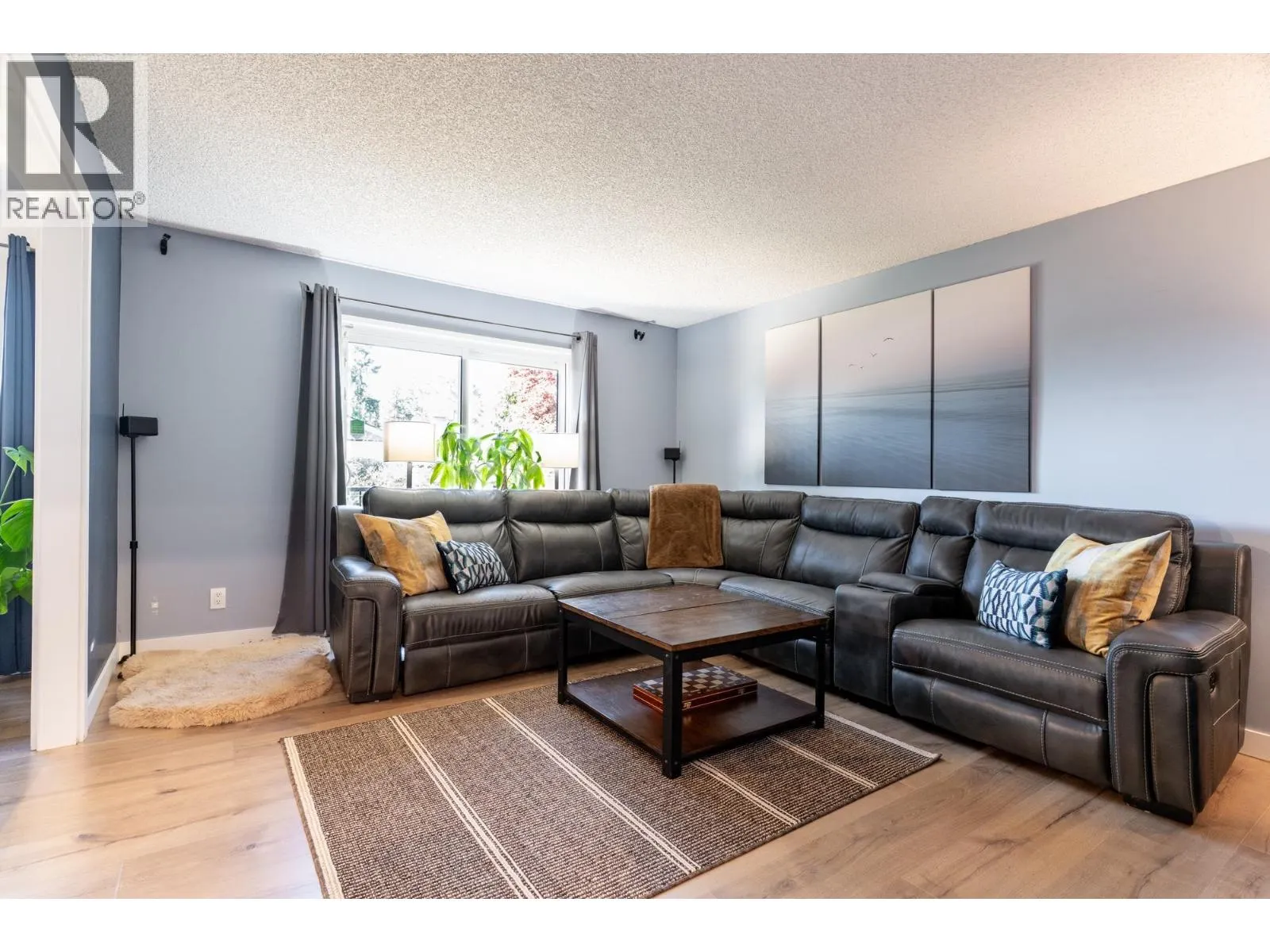 1502 FERNWOOD PLACE