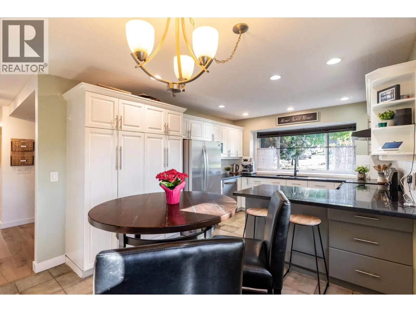 1502 FERNWOOD PLACE